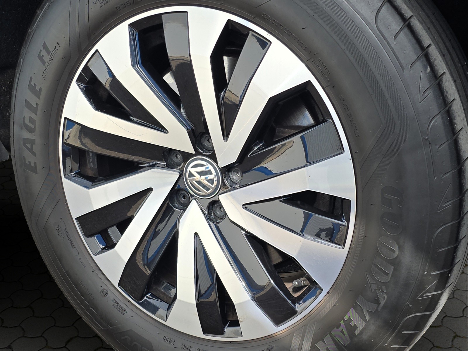 VW Touareg 3.0 TSI Elegance Tiptronic mit Luftfederung-image-8