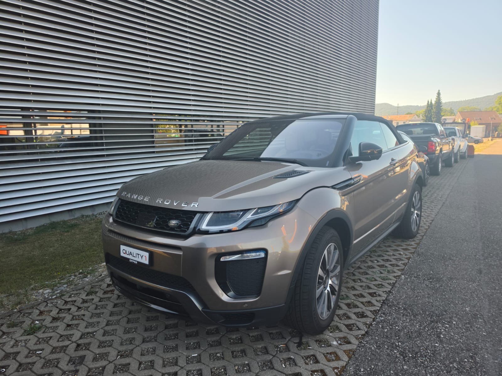 LAND ROVER Range Rover Evoque Convert. 2.0Si4 HSE Dynamic AT9-image-1