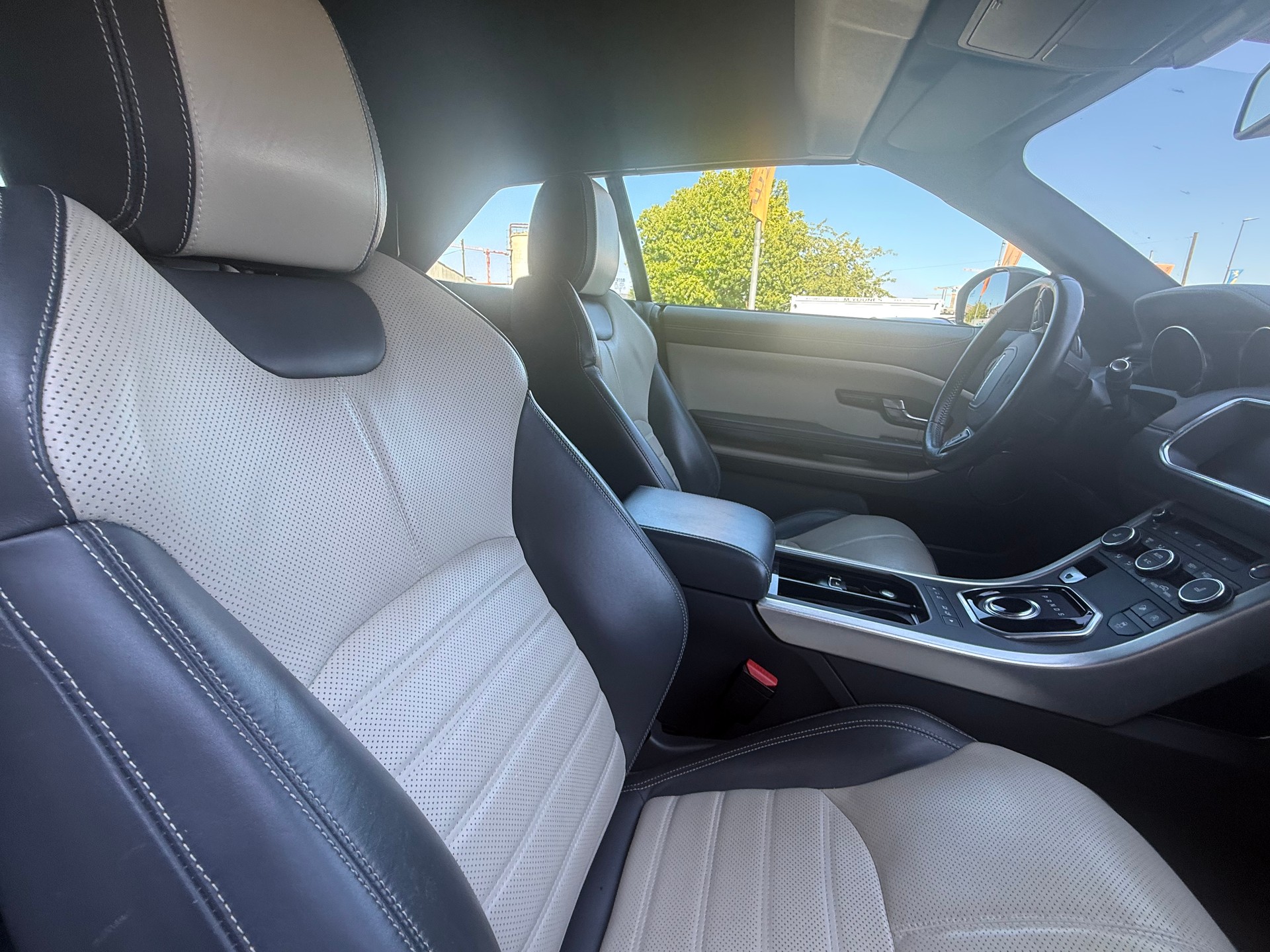 LAND ROVER Range Rover Evoque Convert. 2.0Si4 HSE Dynamic AT9-image-13