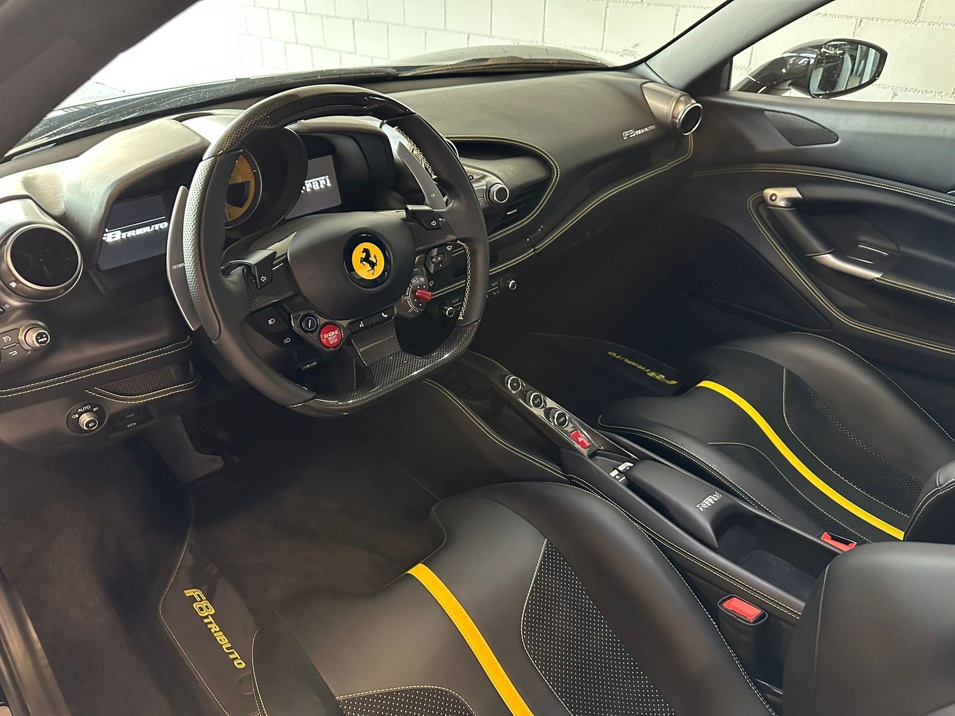 FERRARI F8 Tributo Traumausstattung-image-5