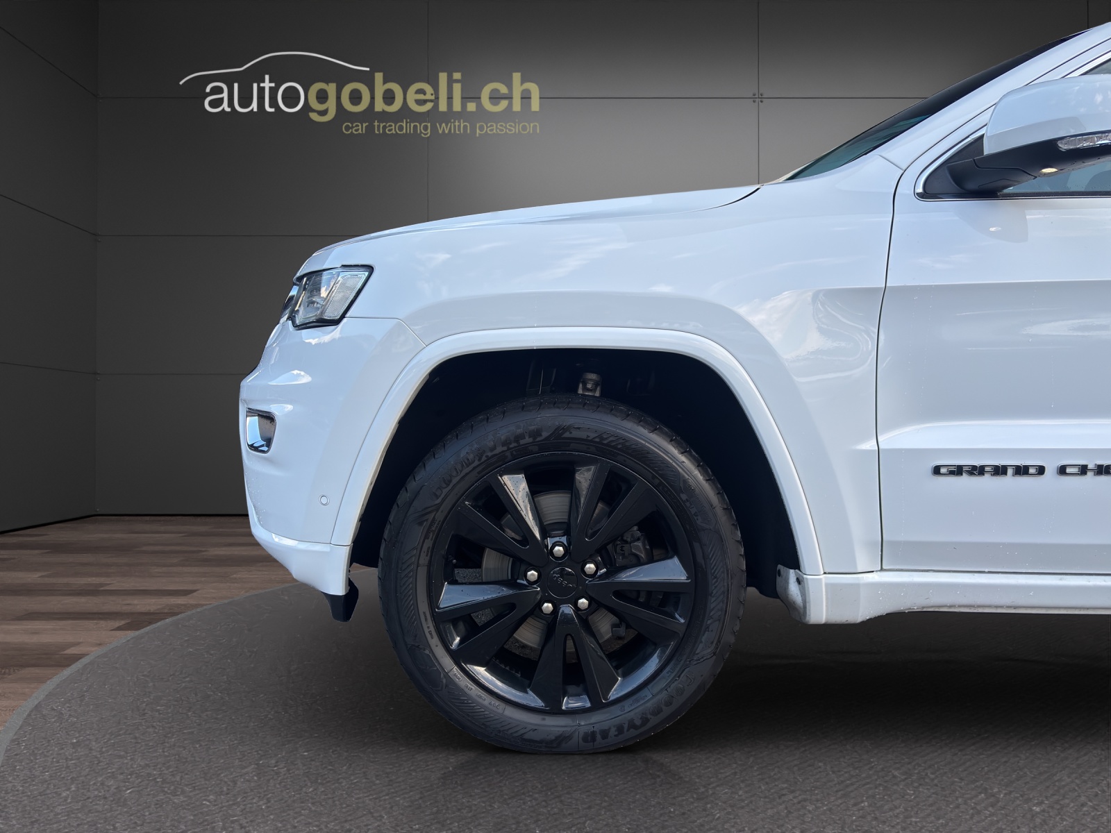 JEEP Grand Cherokee 3.0 CRD Overland Automatic-image-12