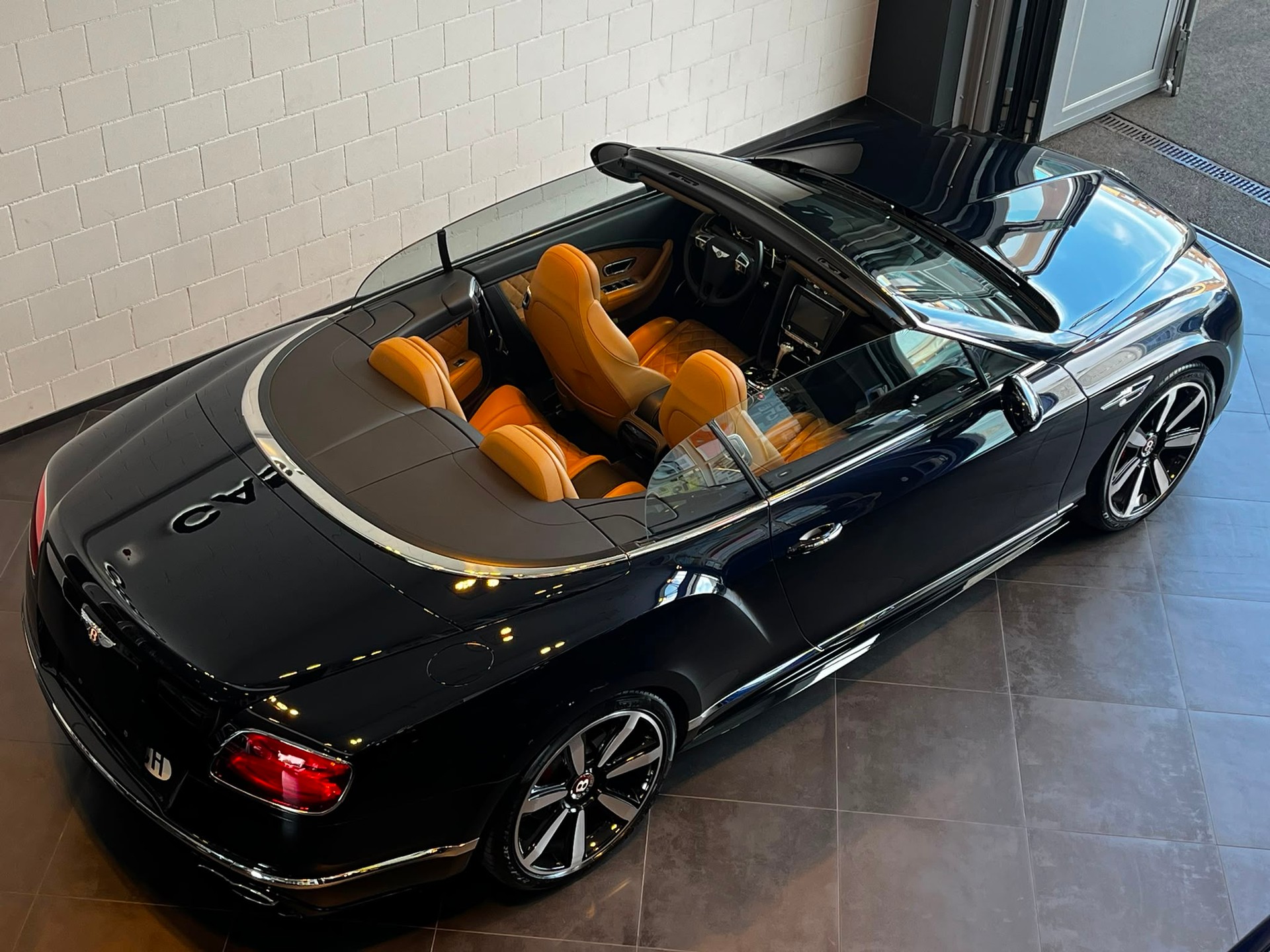 BENTLEY Continental GTC 4.0 V8 S-image-8