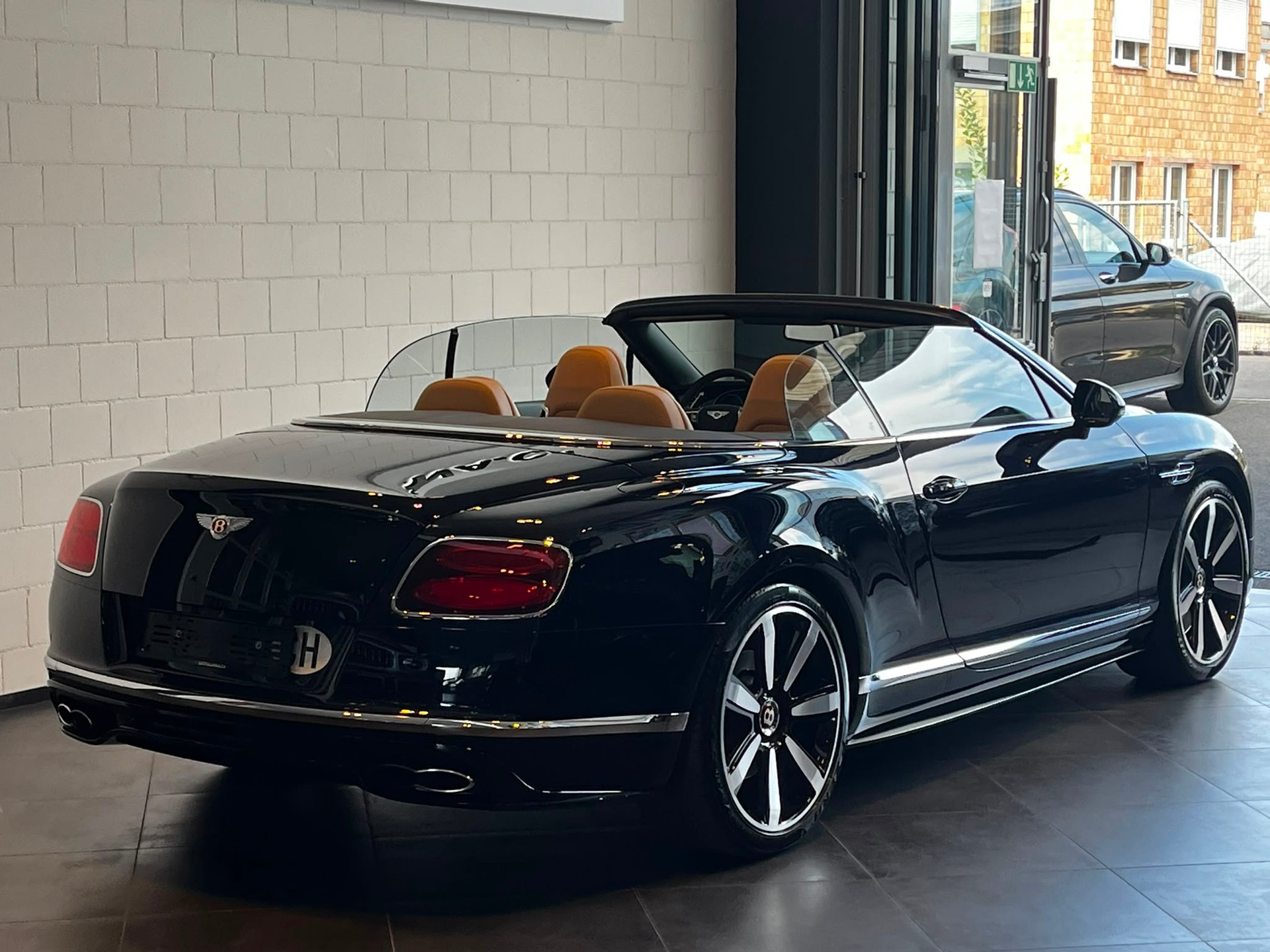 BENTLEY Continental GTC 4.0 V8 S-image-6