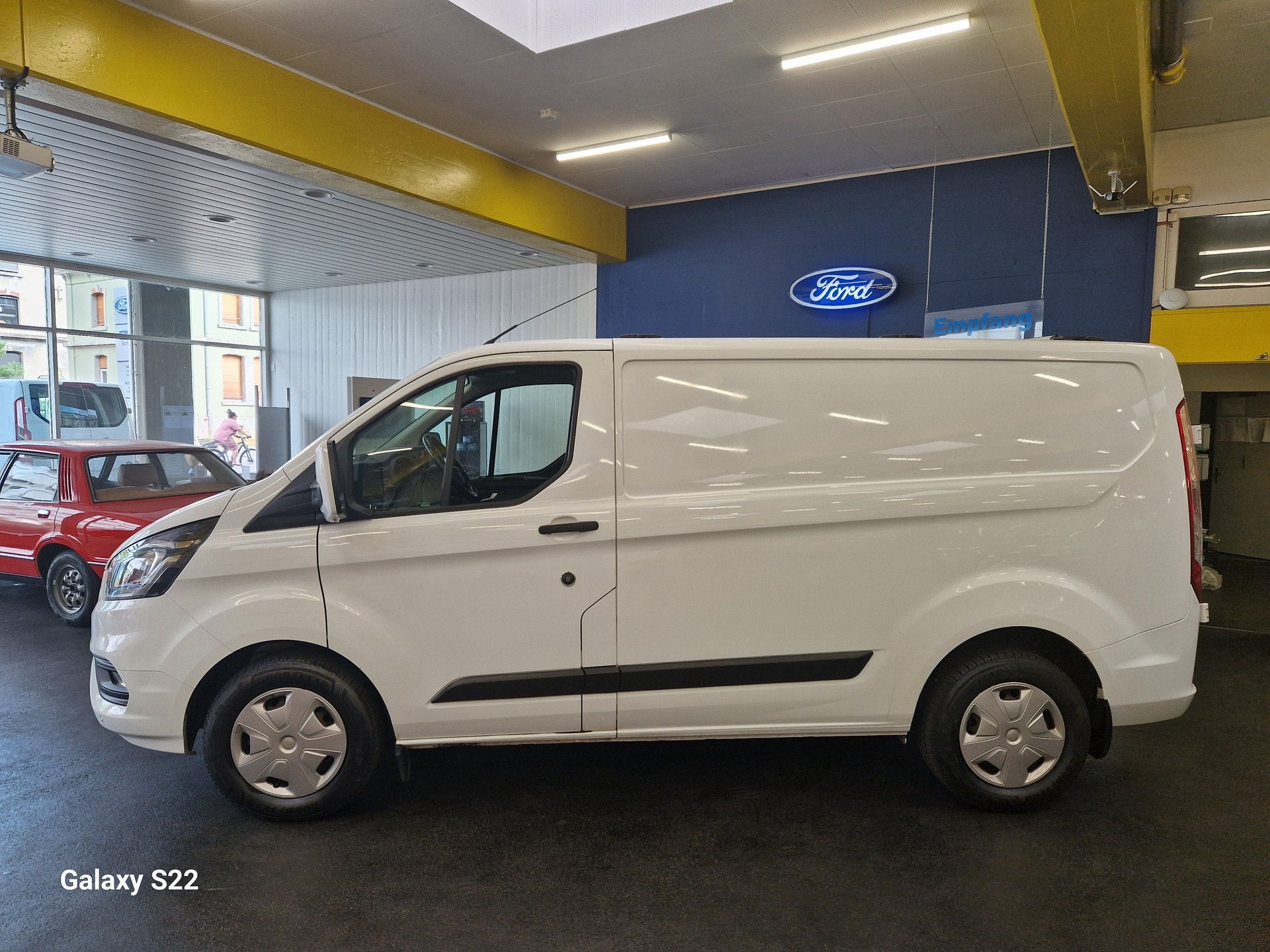 FORD Transit Custom Van 320 L1H1 Limited HEV1-image-1