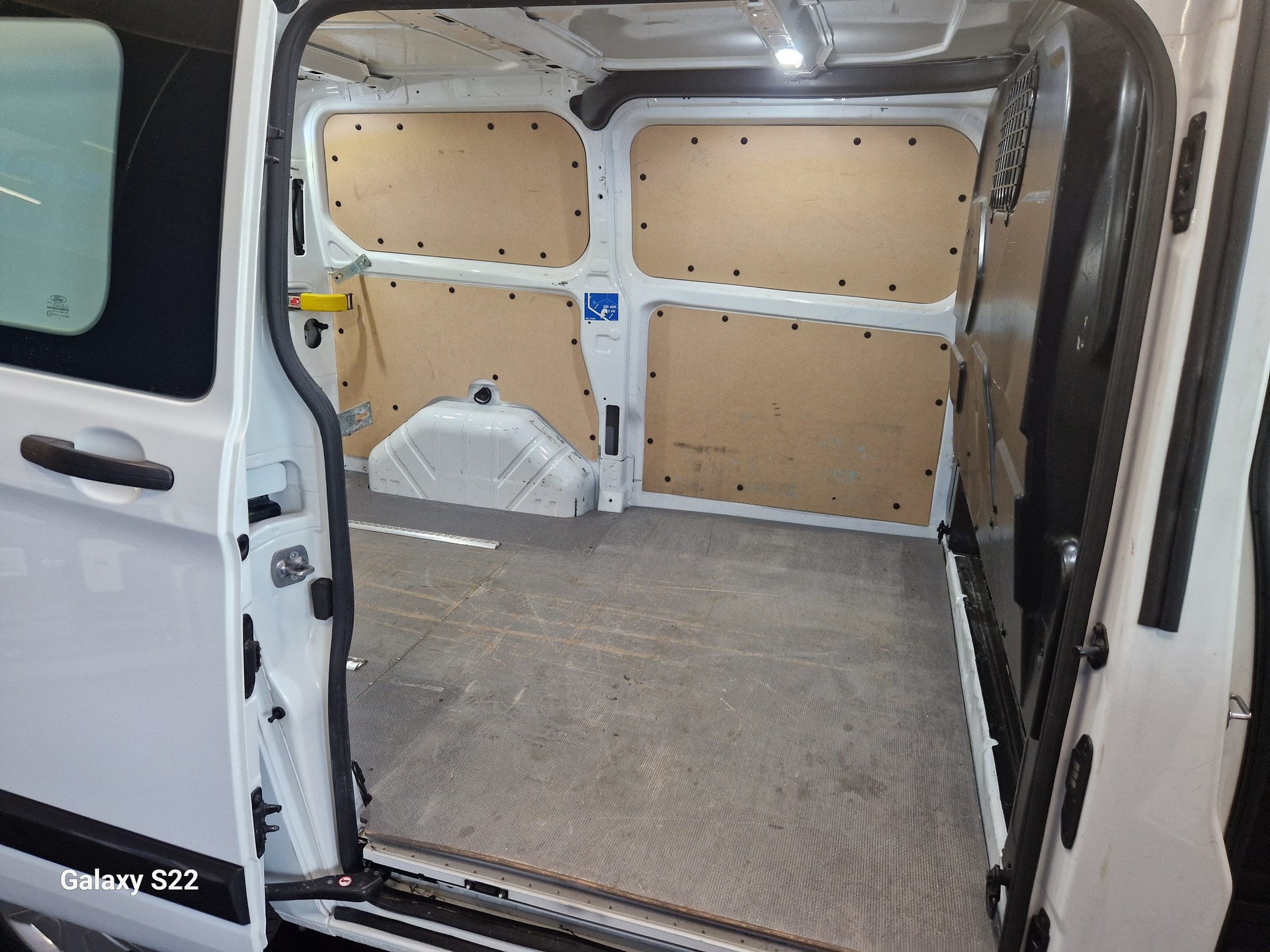 FORD Transit Custom Van 320 L1H1 Limited HEV1-image-8