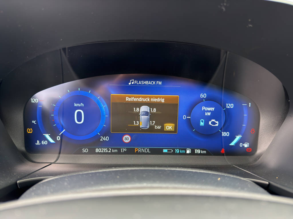FORD Kuga 2.5 Plug-in Hybrid ST-Line X-image-10