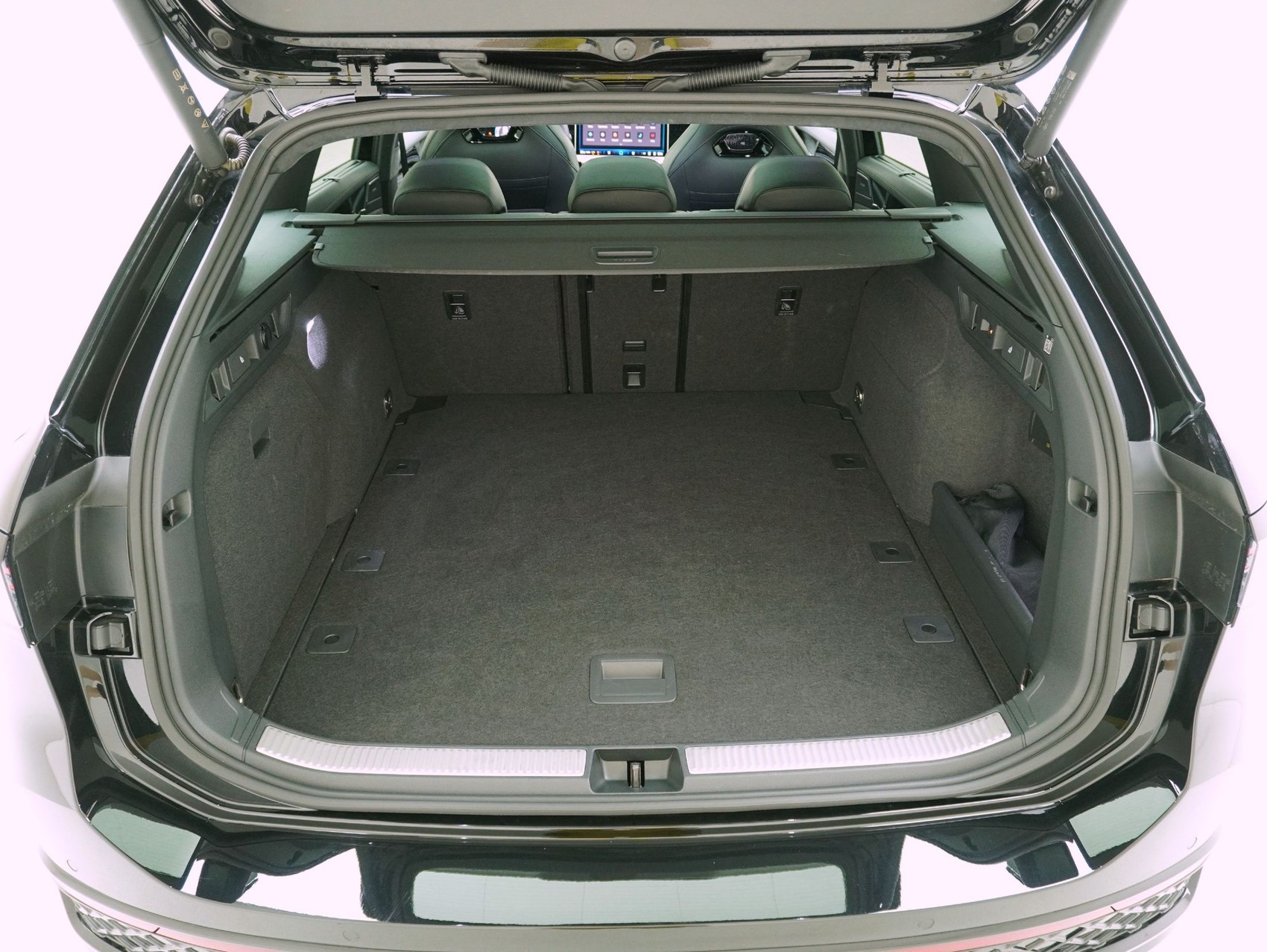 VW Passat Variant 2.0 TSI DSG R-Line 4Motion **VW Werksgarantie bis 10/2030**-image-13