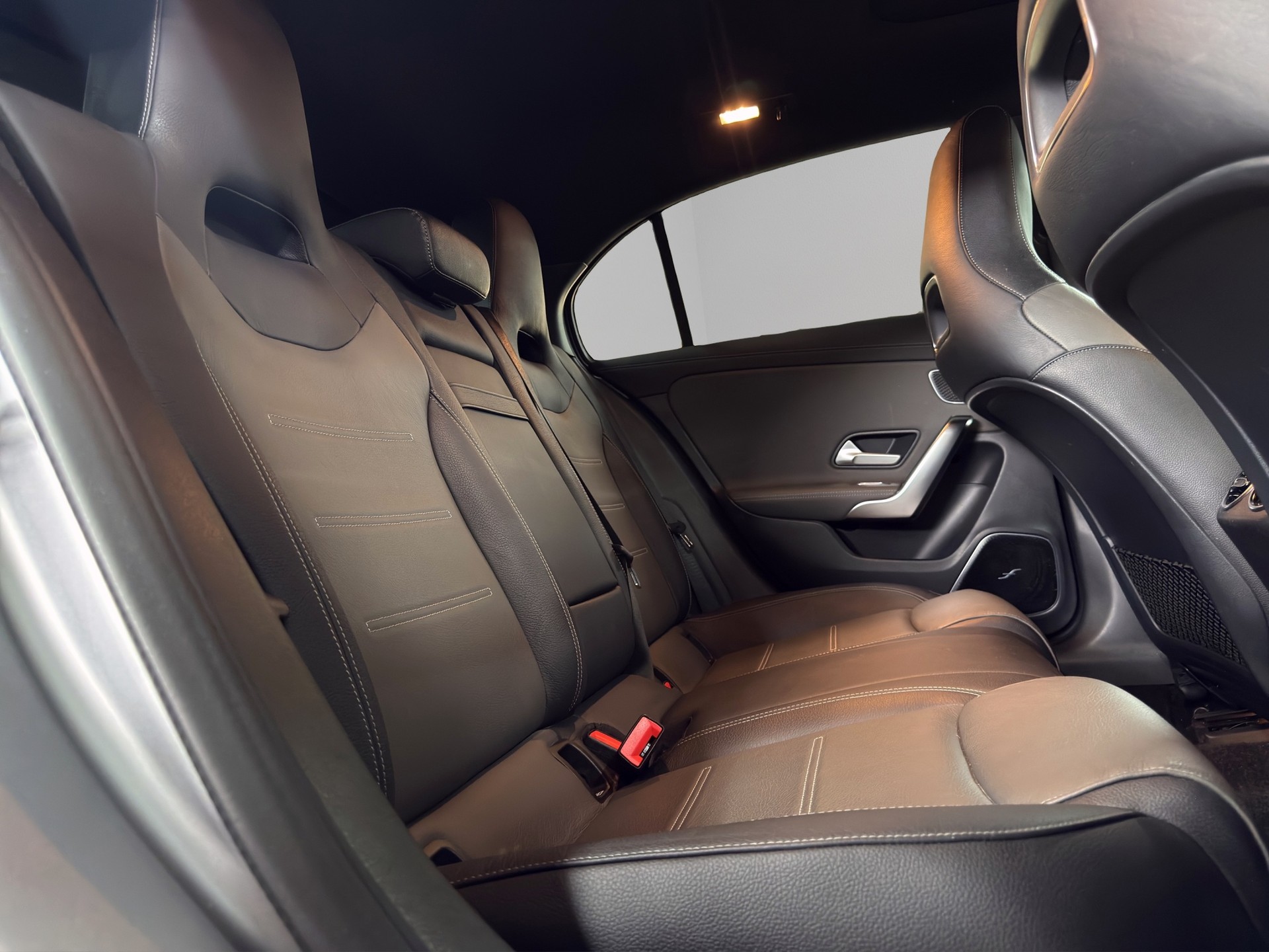 MERCEDES-BENZ A 35 AMG 4Matic Edition 1 Speedshift-image-29