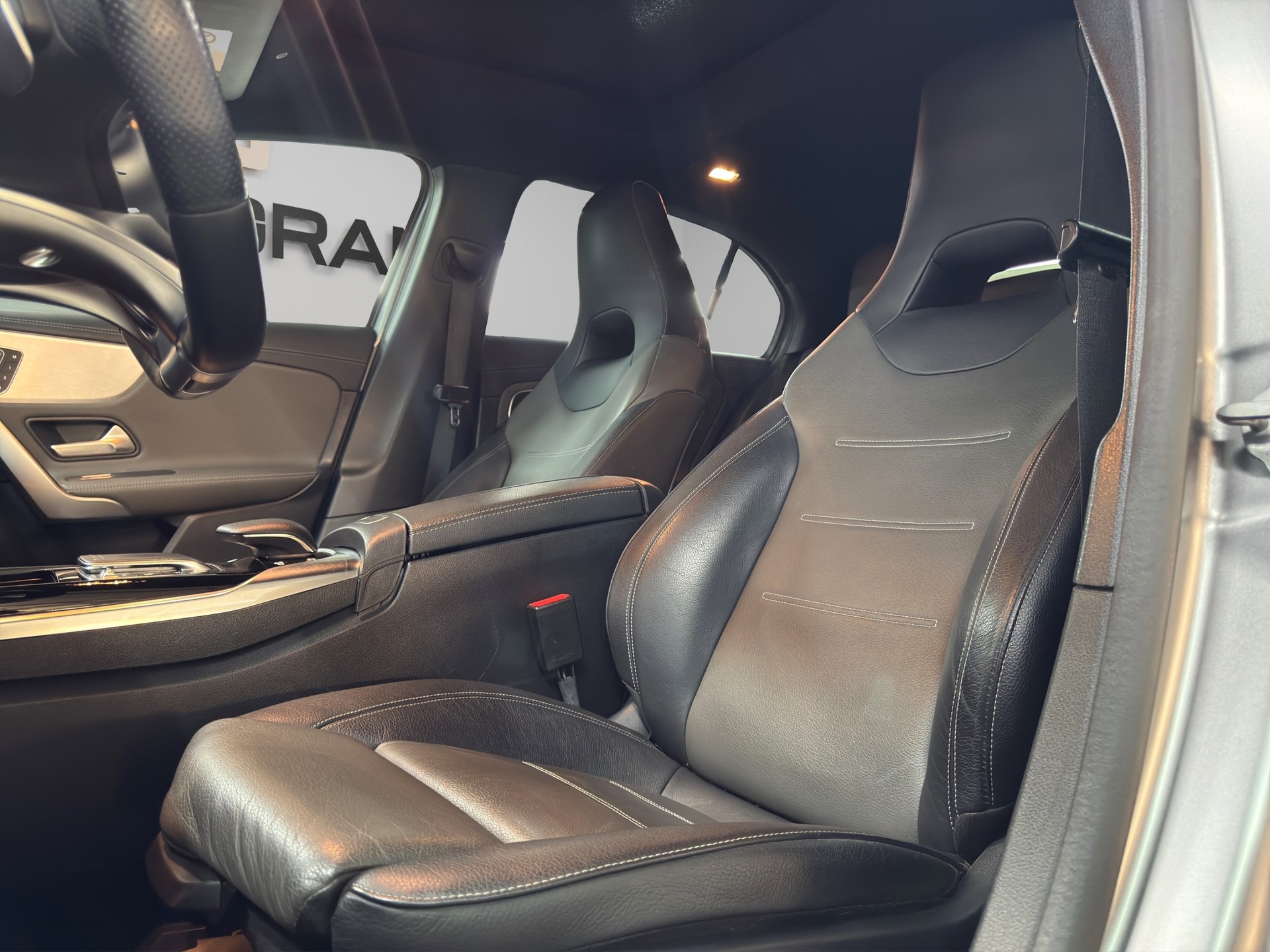 MERCEDES-BENZ A 35 AMG 4Matic Edition 1 Speedshift-image-12