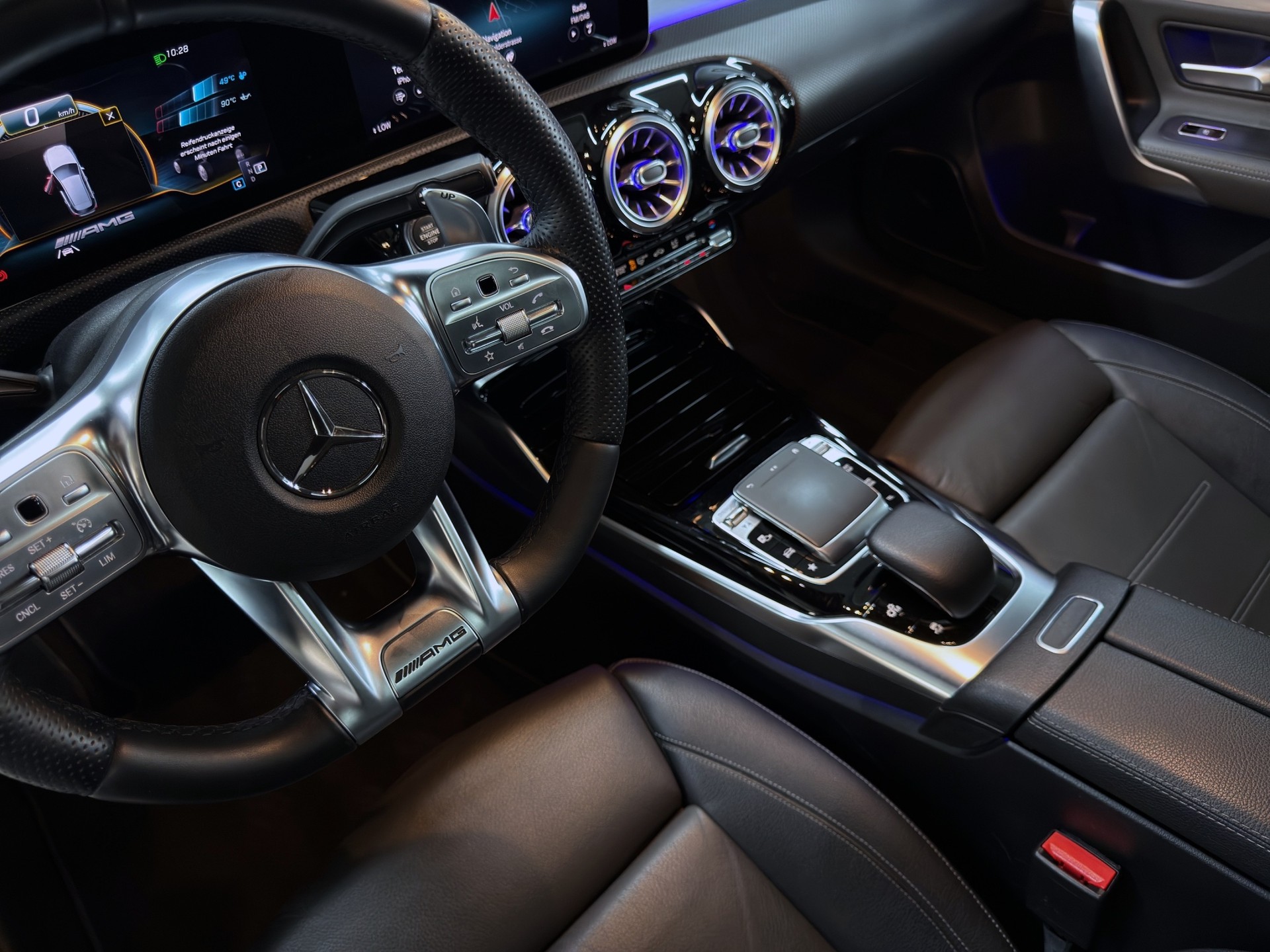 MERCEDES-BENZ A 35 AMG 4Matic Edition 1 Speedshift-image-19
