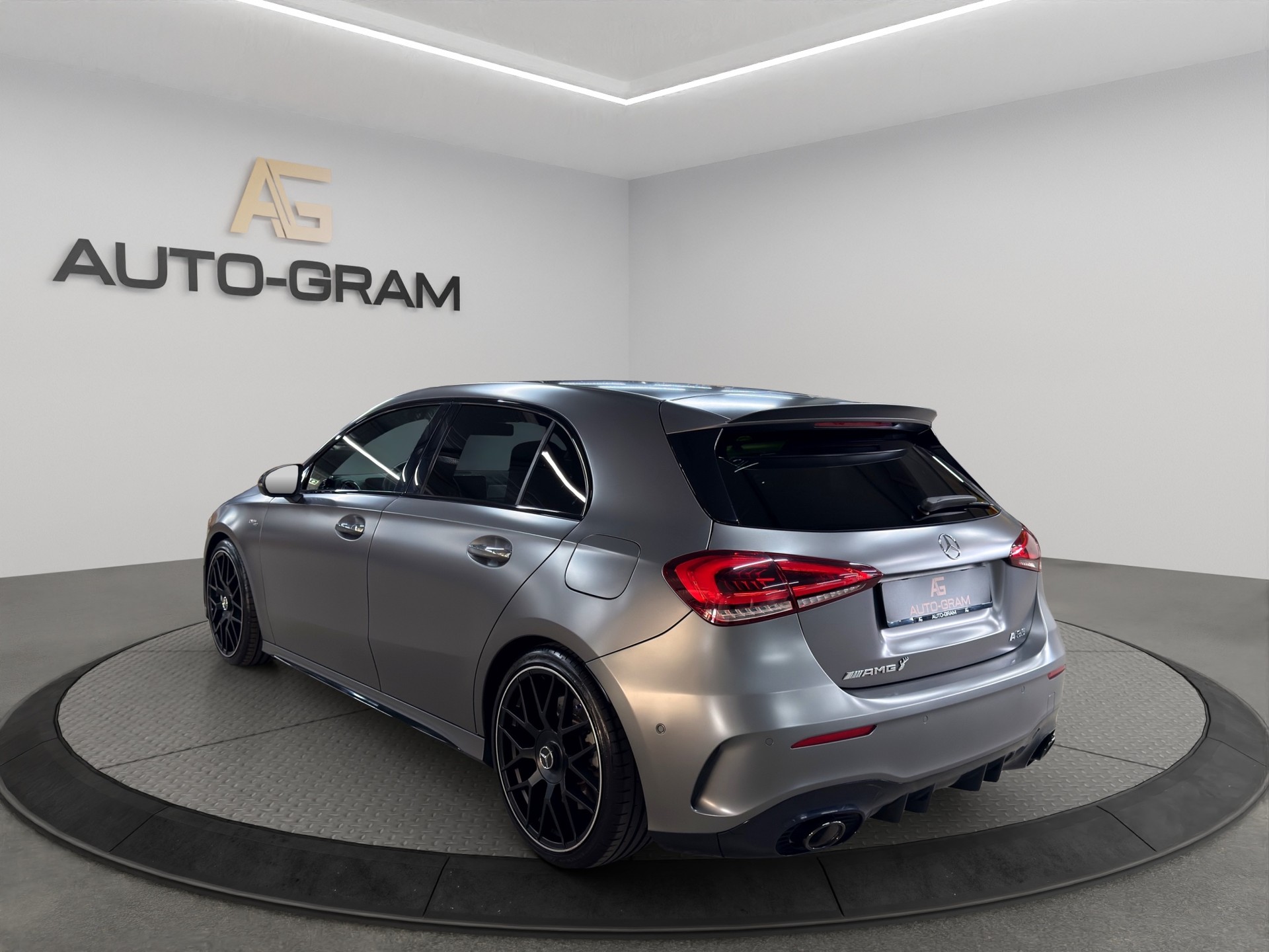 MERCEDES-BENZ A 35 AMG 4Matic Edition 1 Speedshift-image-2