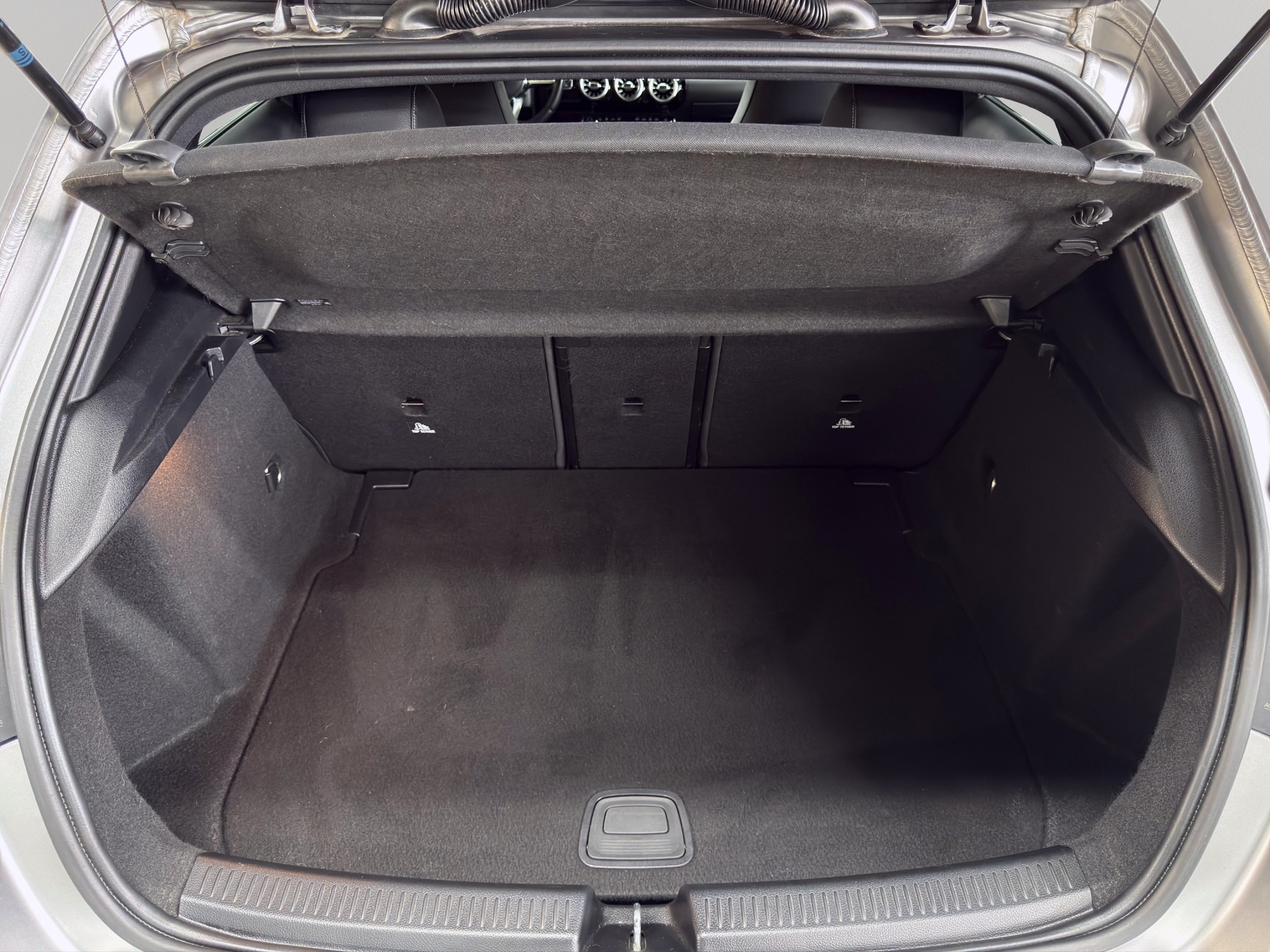 MERCEDES-BENZ A 35 AMG 4Matic Edition 1 Speedshift-image-30