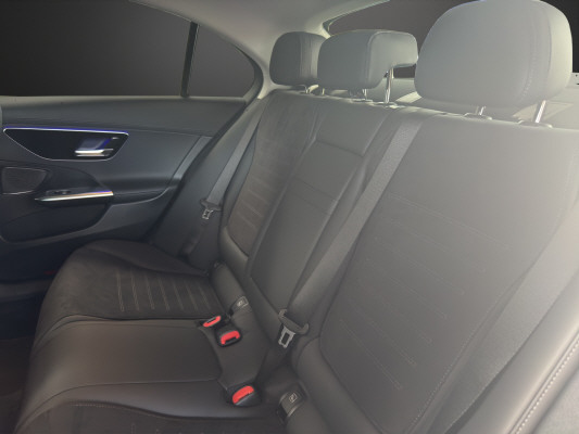 MERCEDES-BENZ C 300 4 Matic-image-10