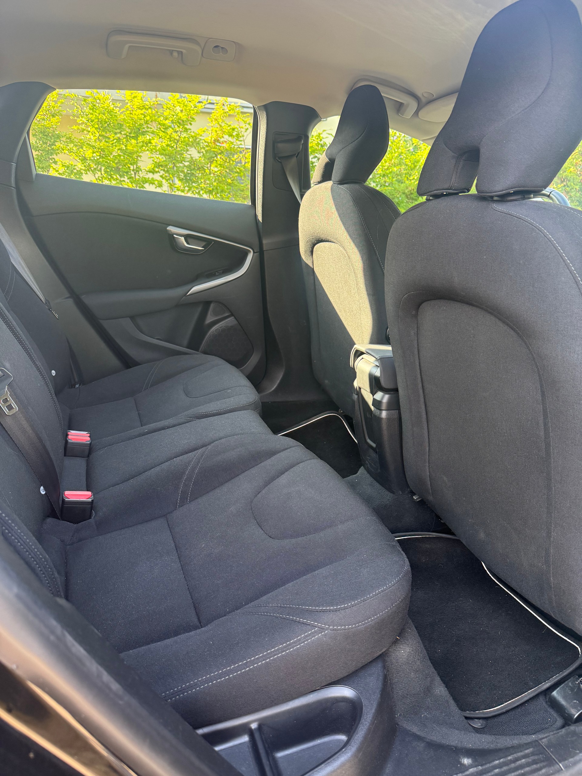 VOLVO V40-image-4