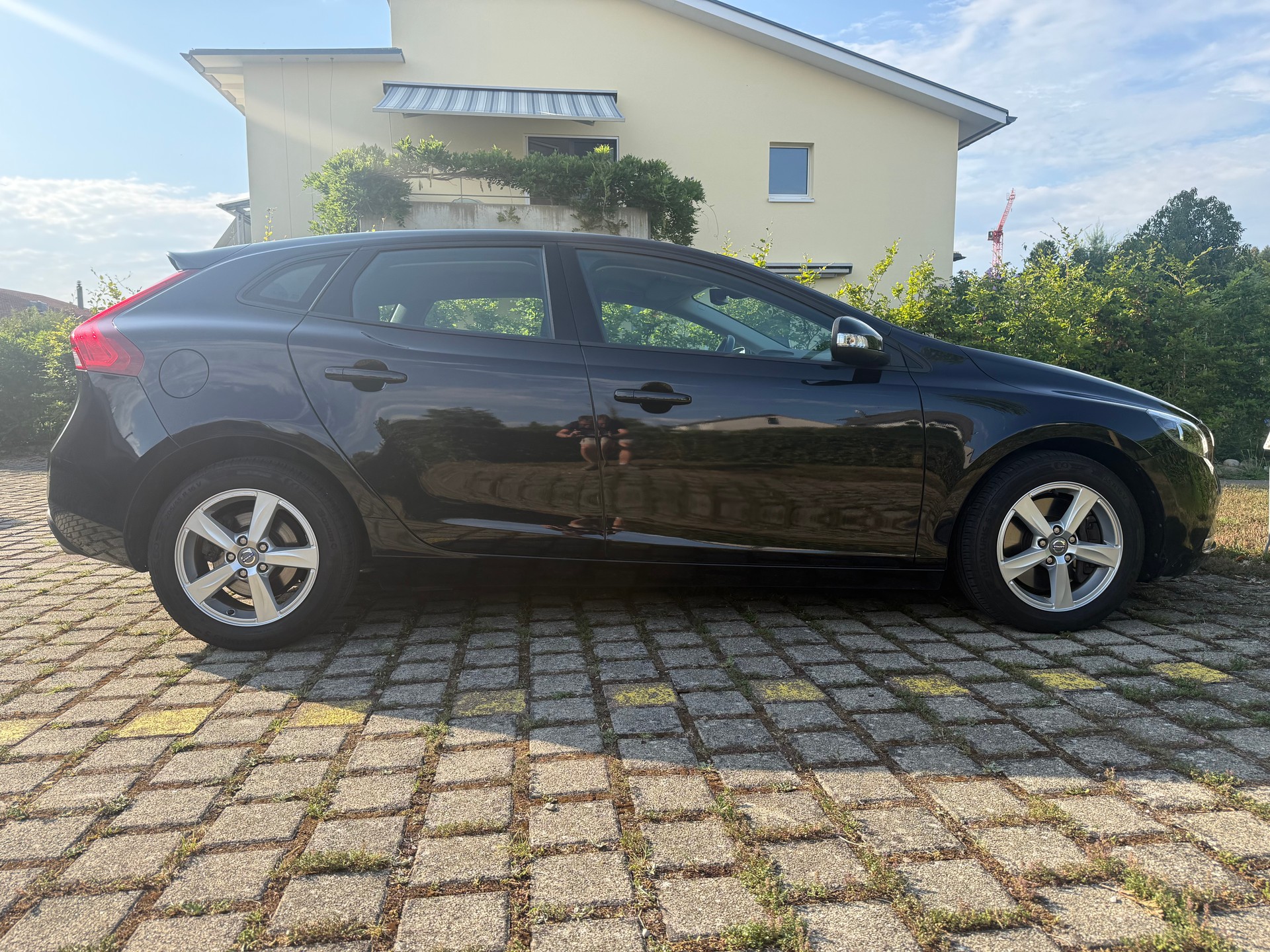 VOLVO V40-image-3
