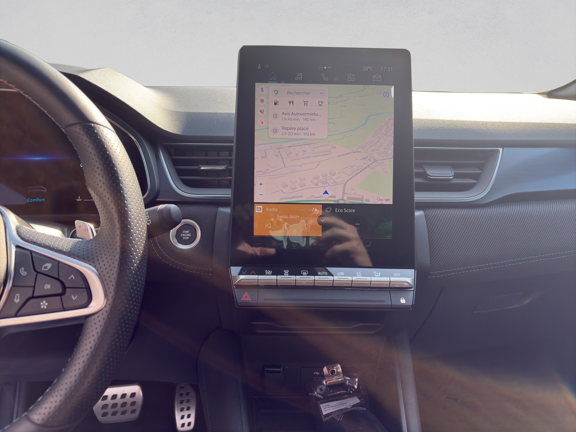 RENAULT Captur 1.3 TCe Esprit Alpine EDC-image-11