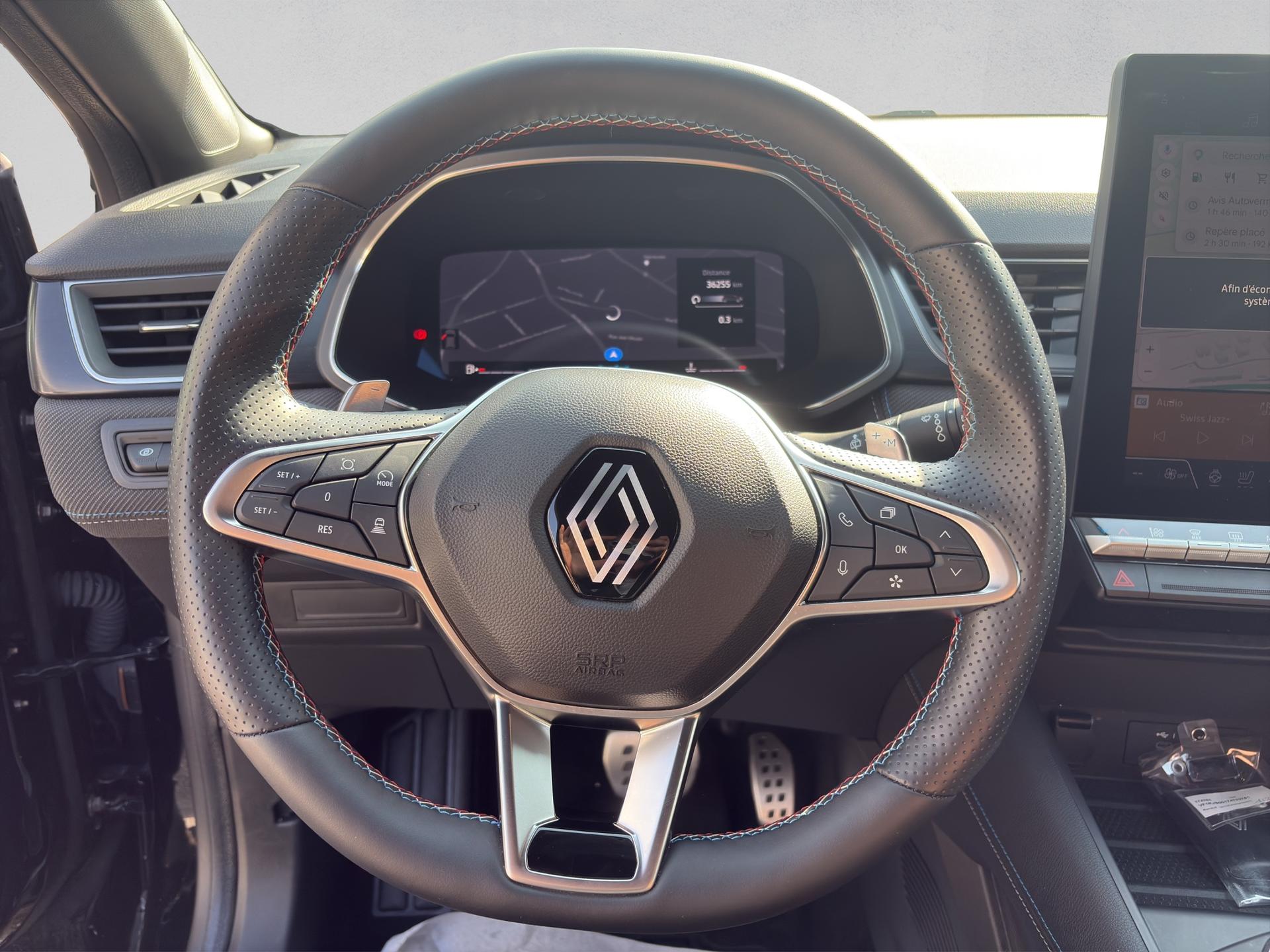 RENAULT Captur 1.3 TCe Esprit Alpine EDC-image-9