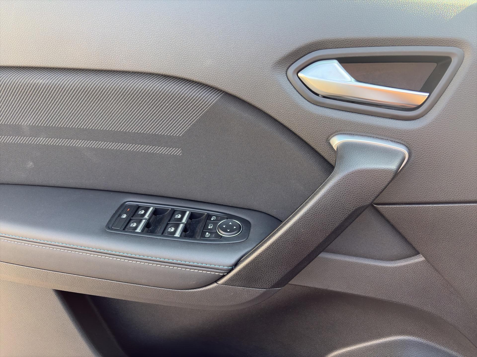 RENAULT Captur 1.3 TCe Esprit Alpine EDC-image-21