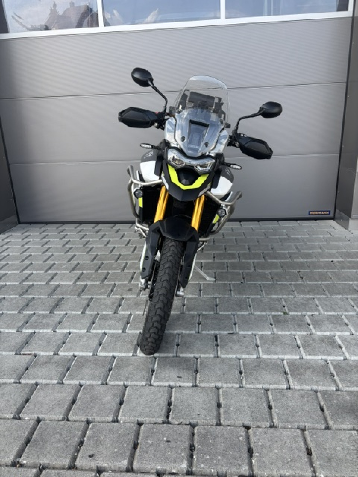 TRIUMPH Tiger 900 Rally Aragon Edition-showroom-element-1