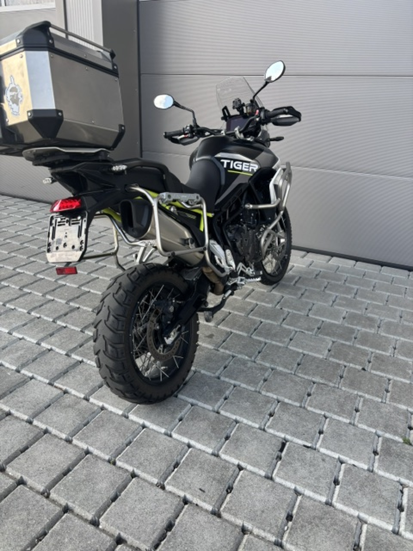 TRIUMPH Tiger 900 Rally Aragon Edition-image-4