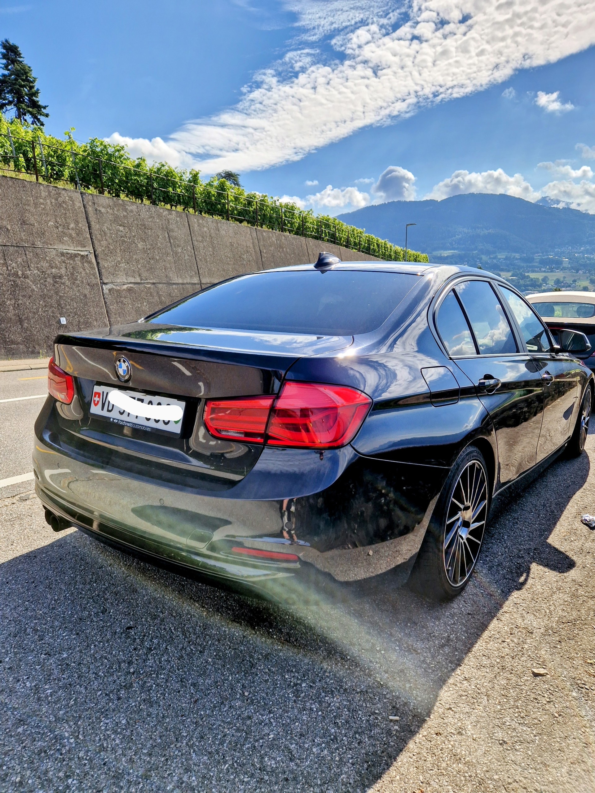 BMW 320i xDrive Steptronic Facelift-image-2