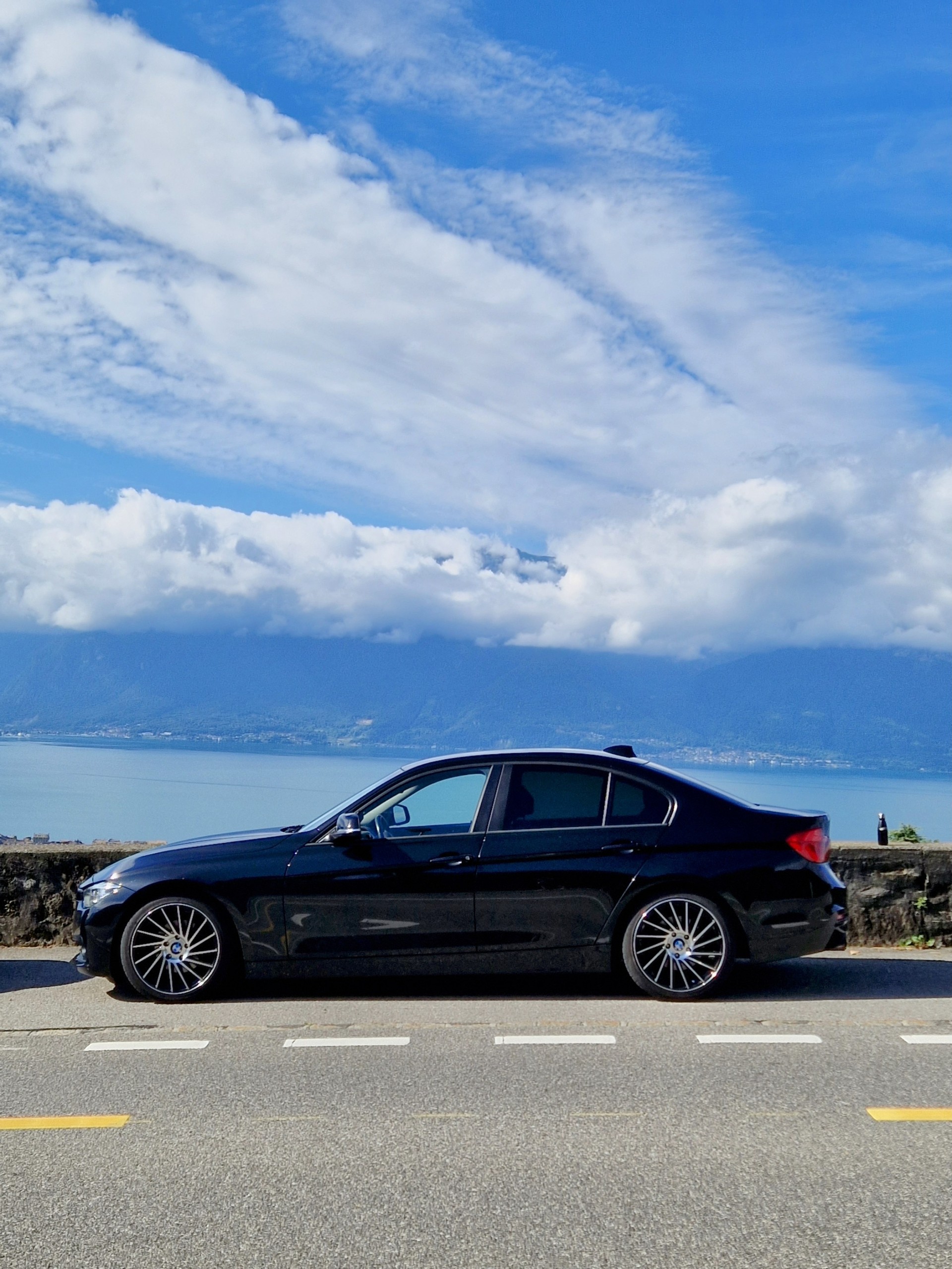 BMW 320i xDrive Steptronic Facelift-image-1