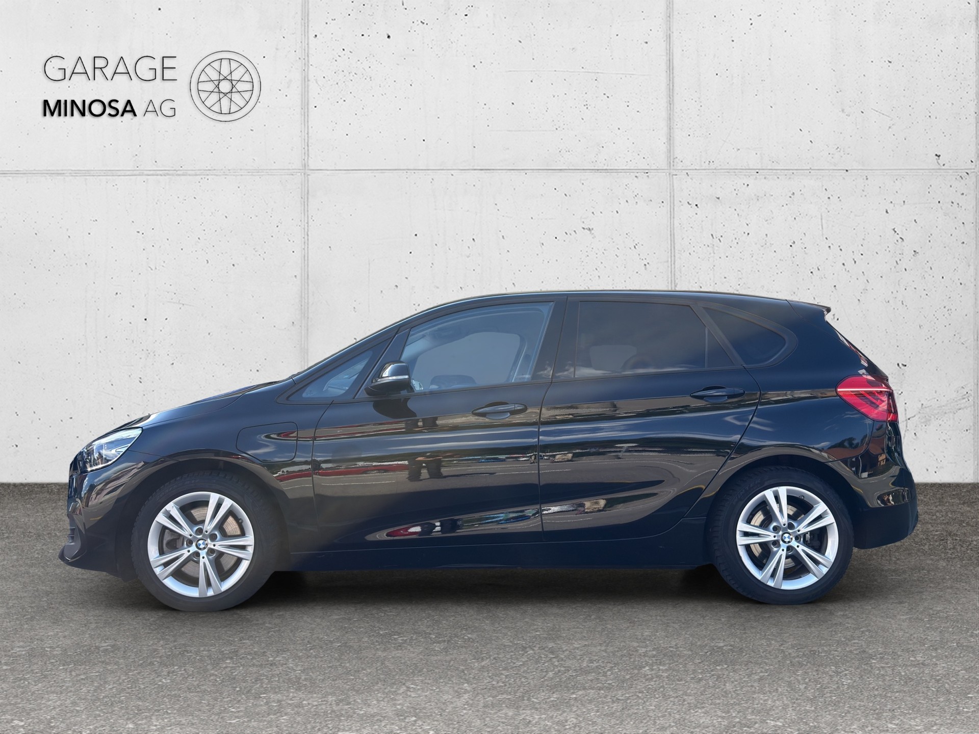 BMW 225xe iPerformance Active Tourer Steptronic-image-1