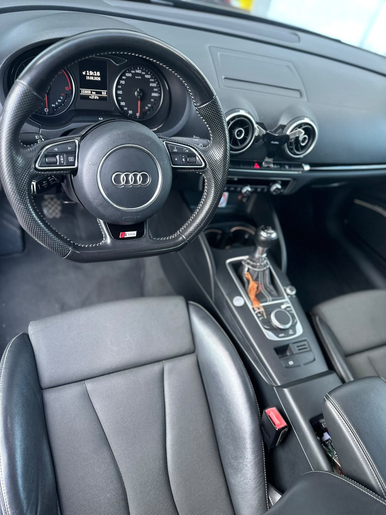 AUDI Sedan-image-4