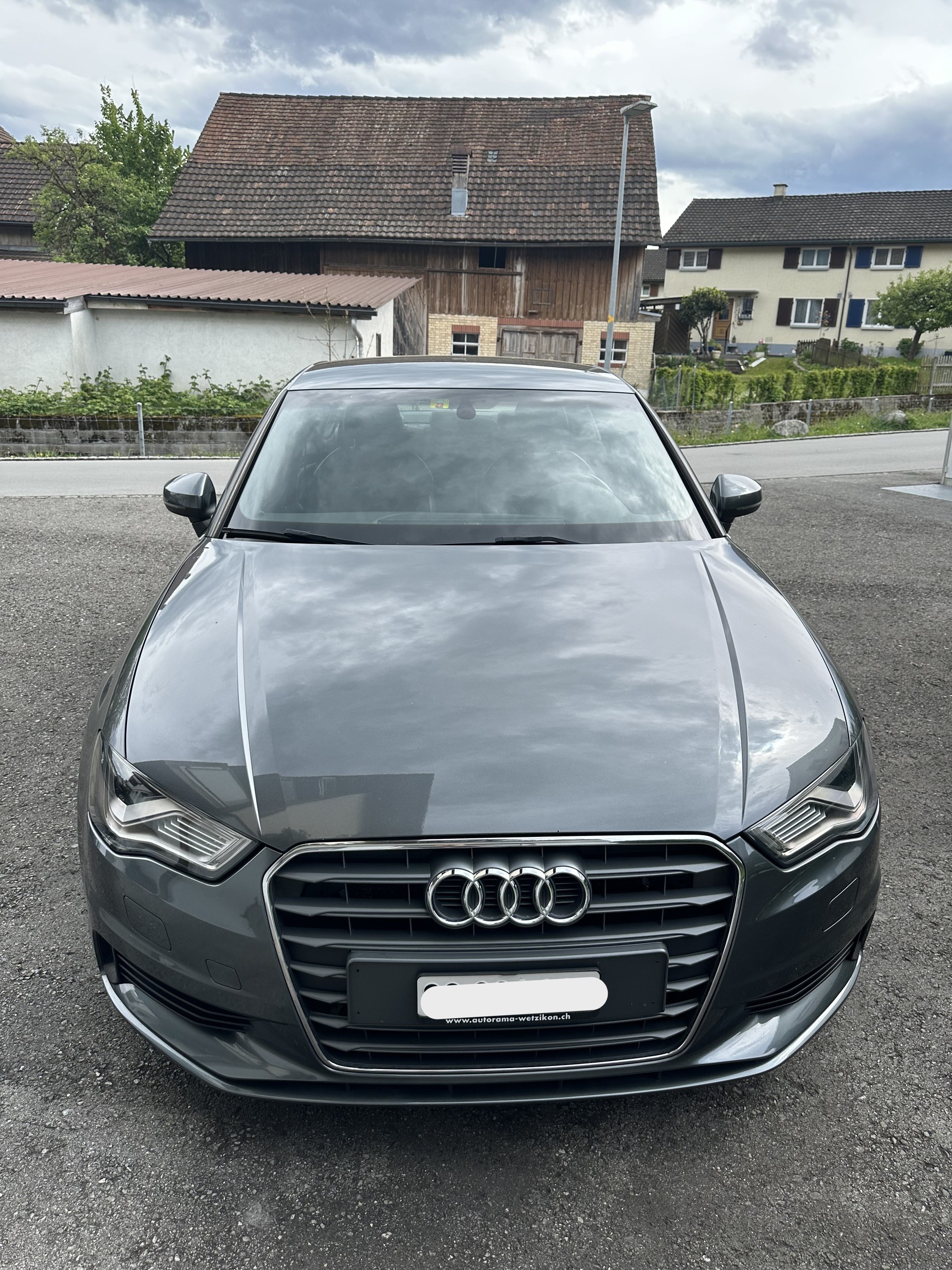 AUDI Sedan-image-1