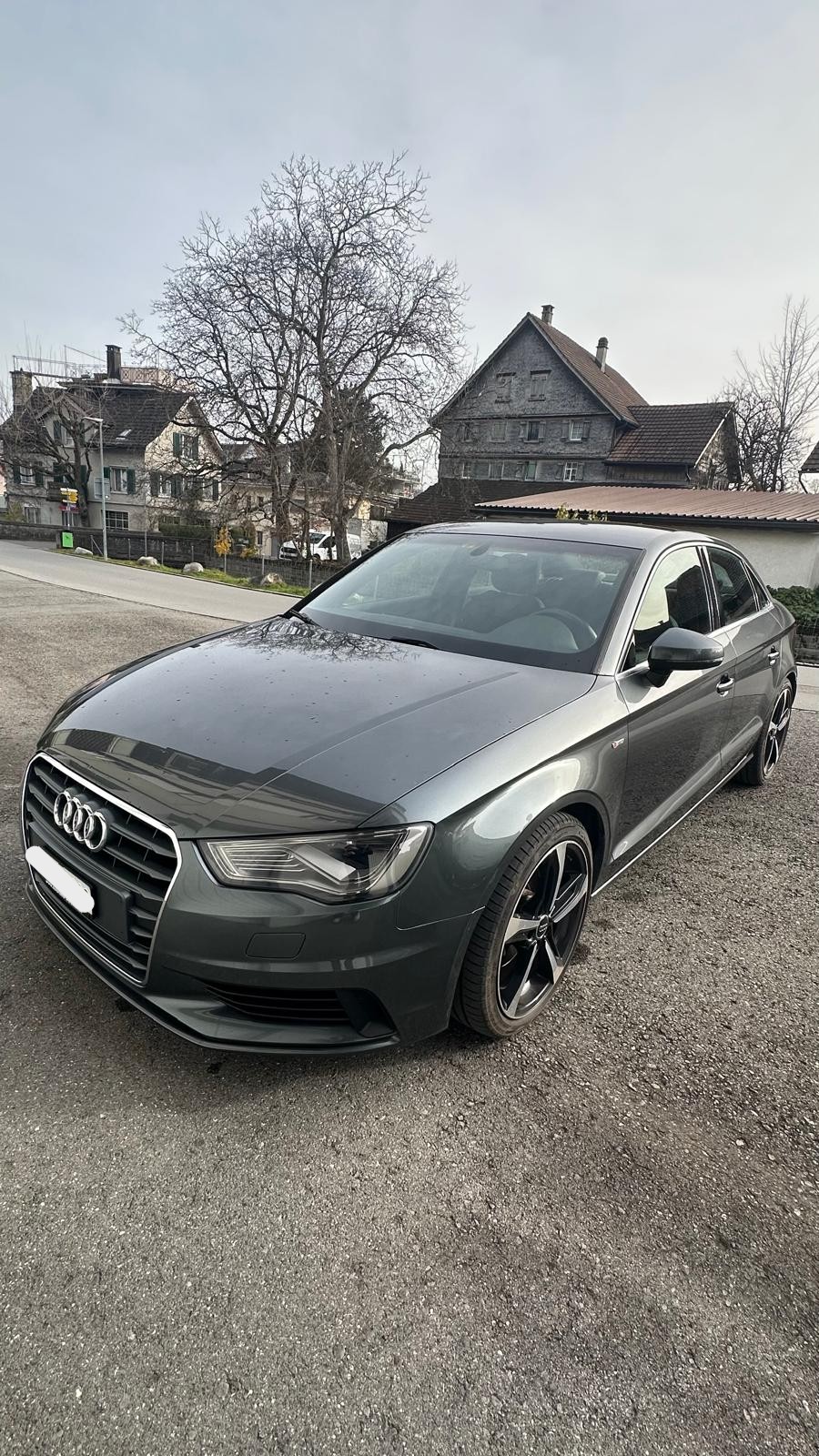 AUDI Sedan-image-0