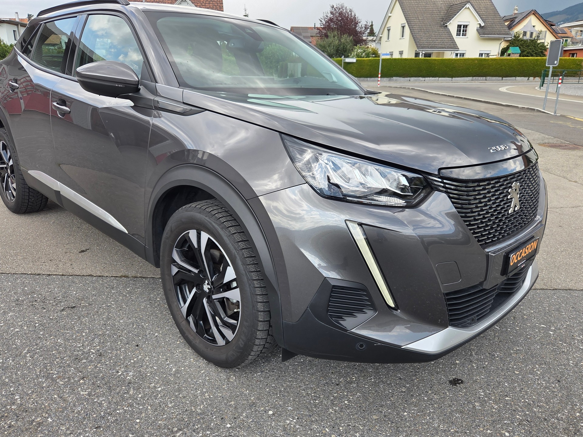 PEUGEOT 2008 1.2 PureTech Allure EAT8-image-2