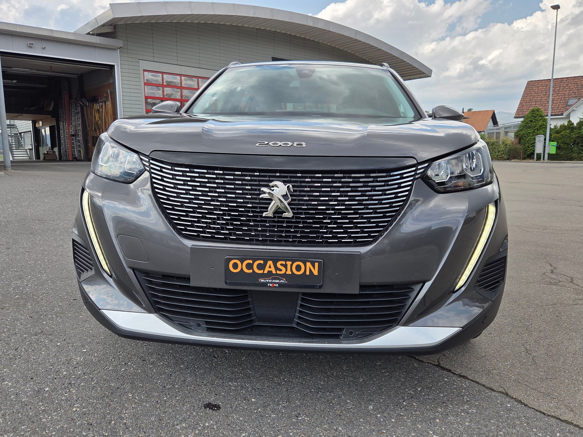 PEUGEOT 2008 1.2 PureTech Allure EAT8-image-0