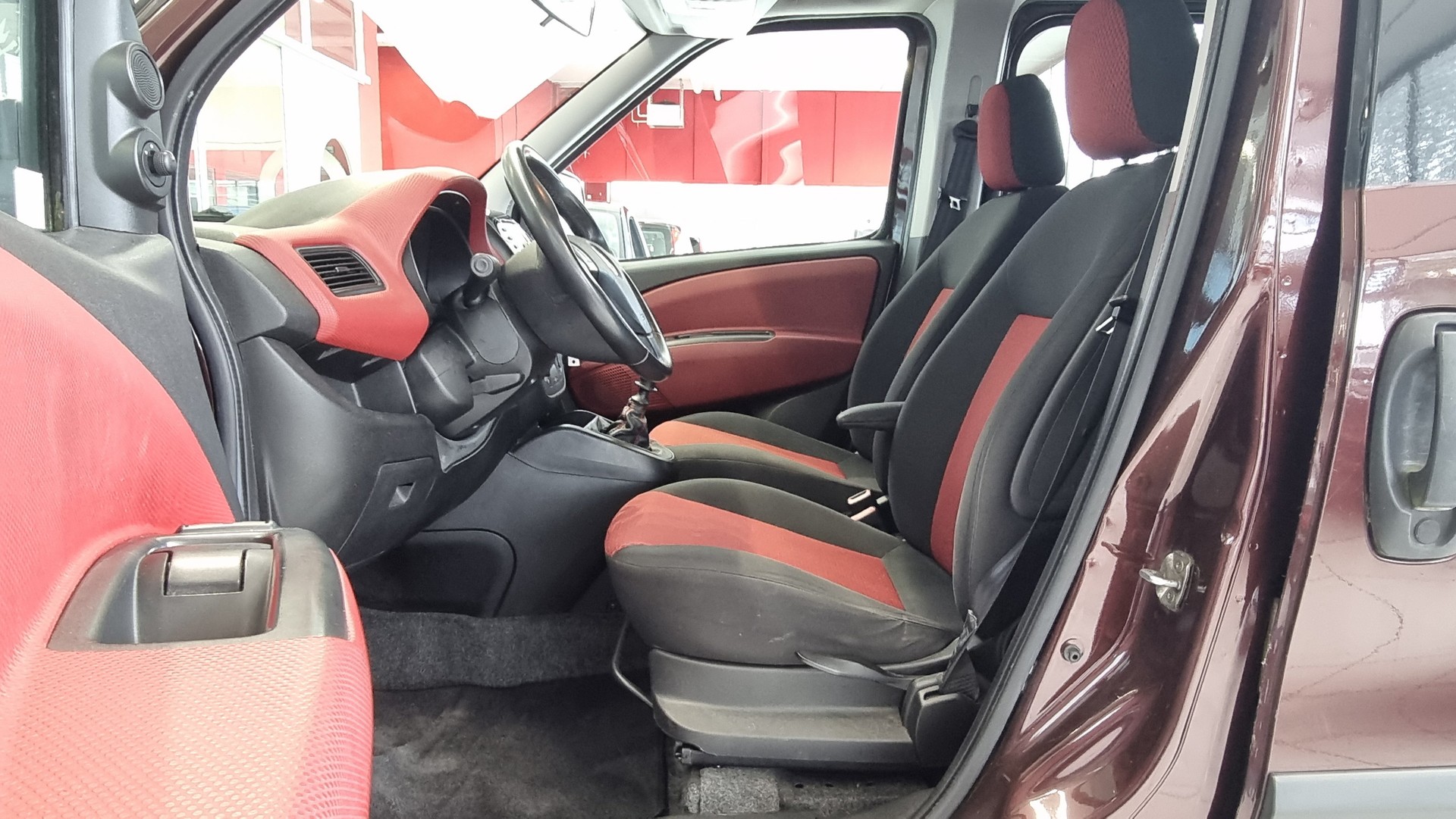 FIAT Doblo Panorama 2.0 JTD Emotion 5P-image-13