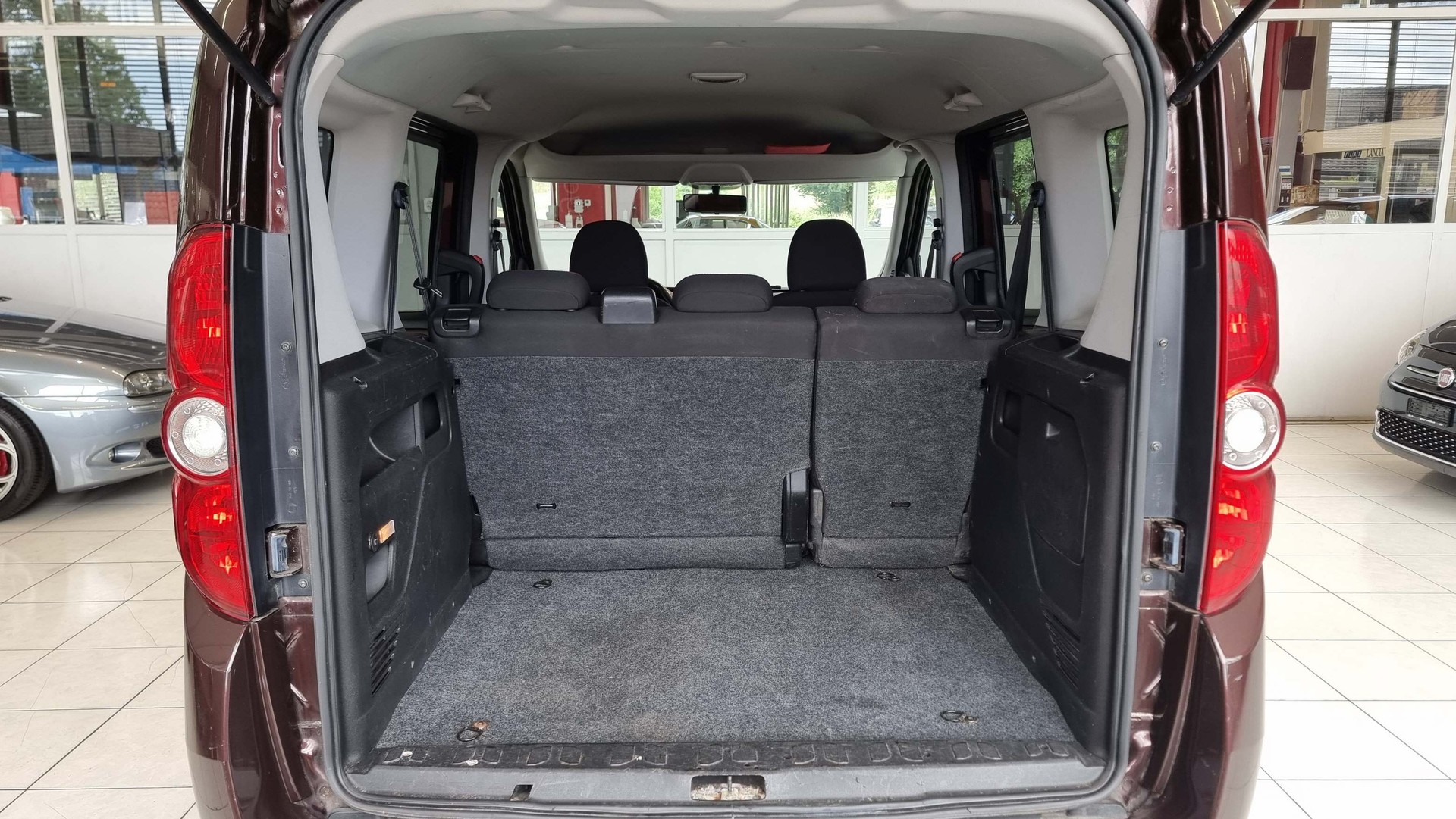 FIAT Doblo Panorama 2.0 JTD Emotion 5P-image-5