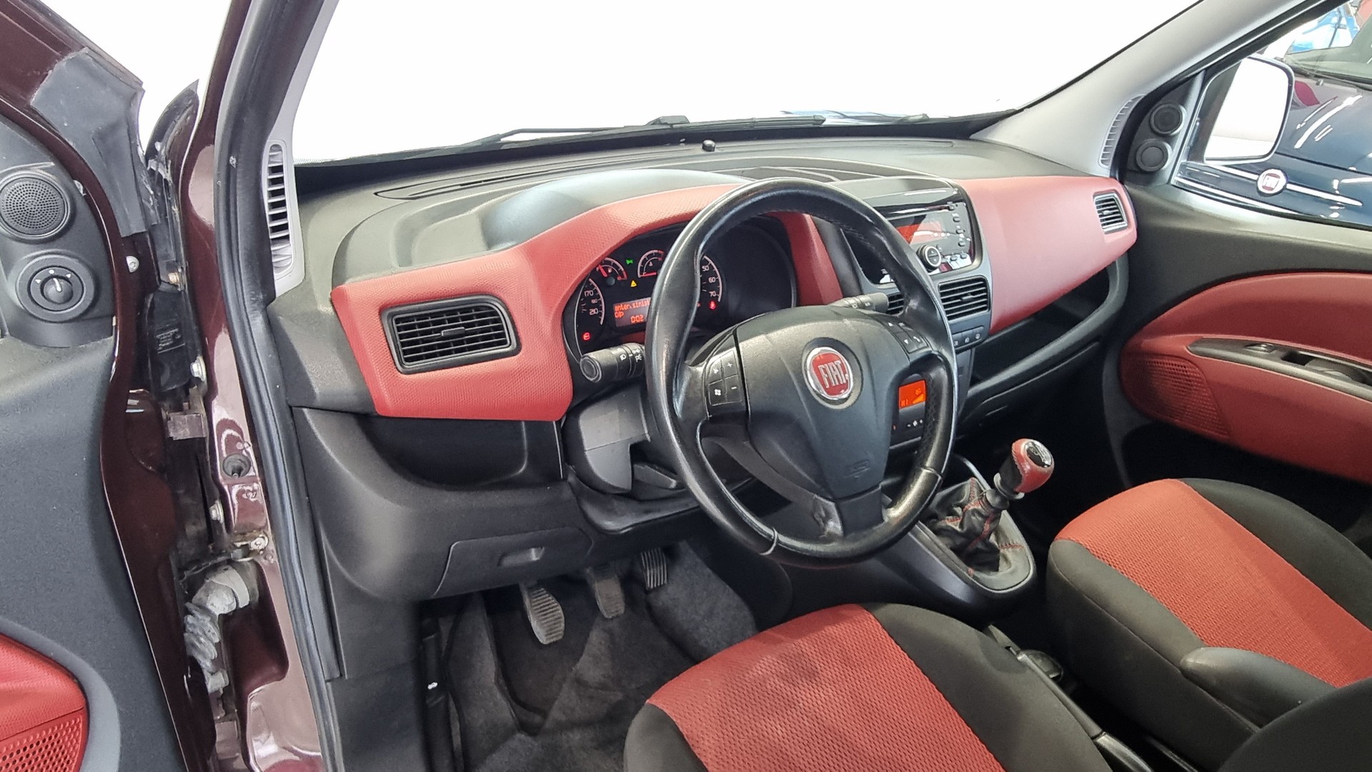 FIAT Doblo Panorama 2.0 JTD Emotion 5P-image-14