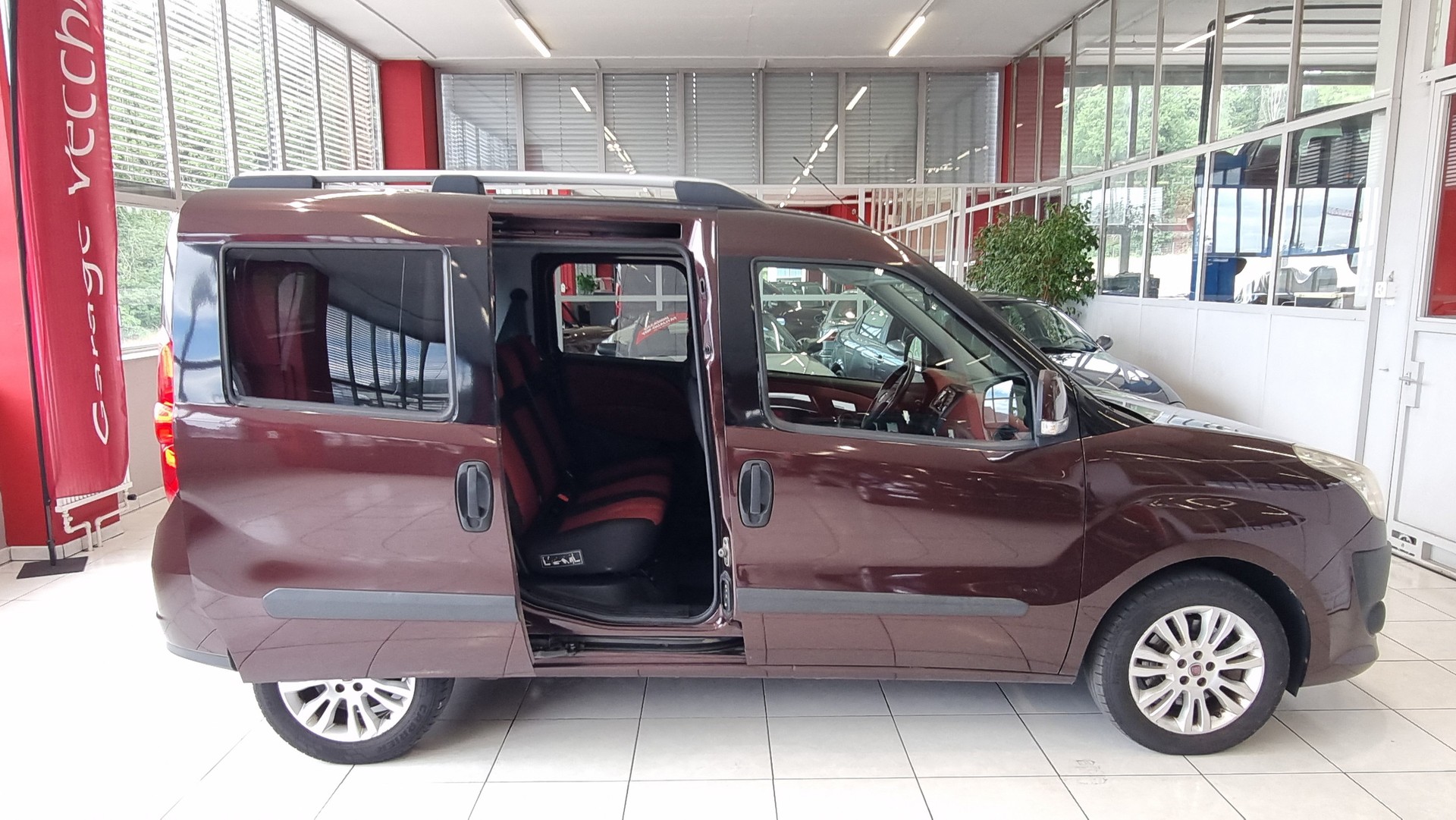 FIAT Doblo Panorama 2.0 JTD Emotion 5P-image-8