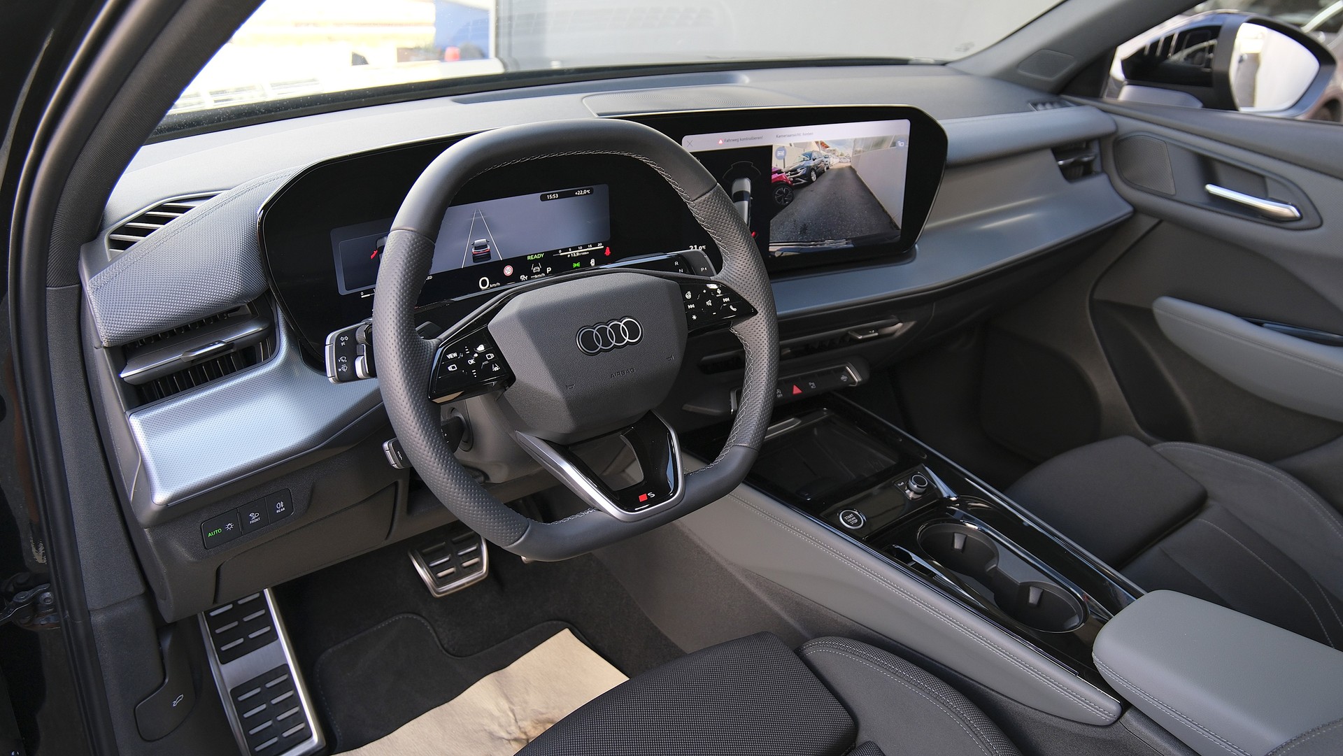 AUDI Q3 Sportback TFSI quattro 150 kW S tronic " S Line "-image-21
