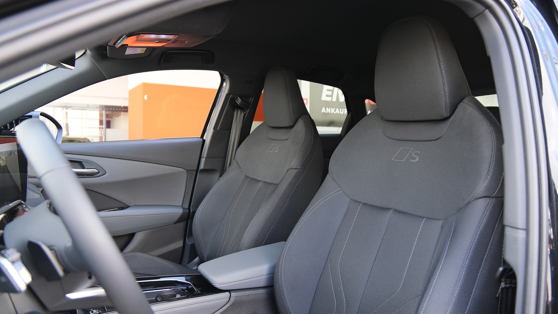 AUDI Q3 Sportback TFSI quattro 150 kW S tronic " S Line "-image-4