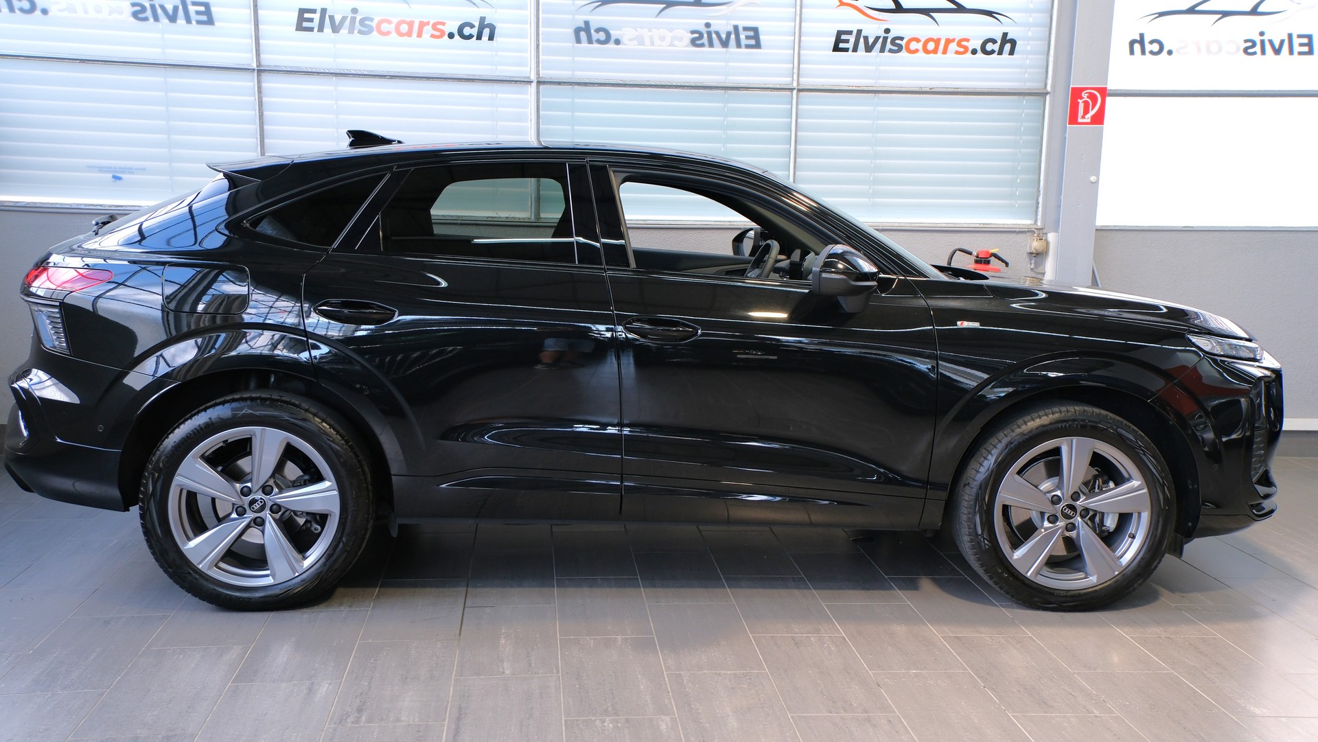 AUDI Q3 Sportback TFSI quattro 150 kW S tronic " S Line "-image-27
