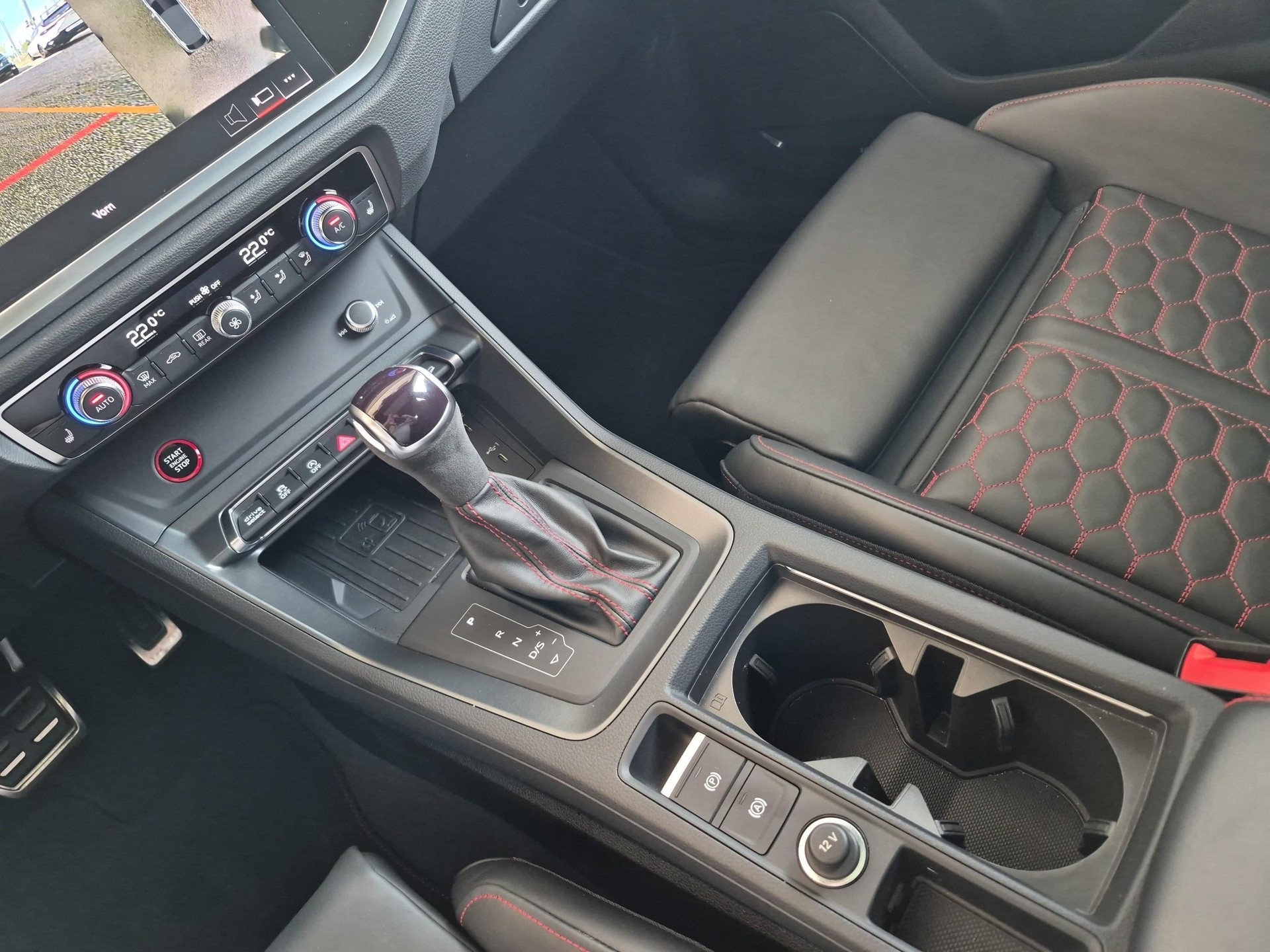 AUDI RS Q3 Sportback 2.5 TFSI quattro S-Tronic-image-15