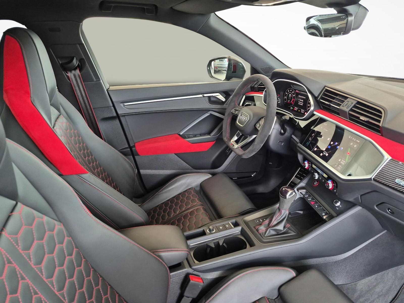 AUDI RS Q3 Sportback 2.5 TFSI quattro S-Tronic-image-9