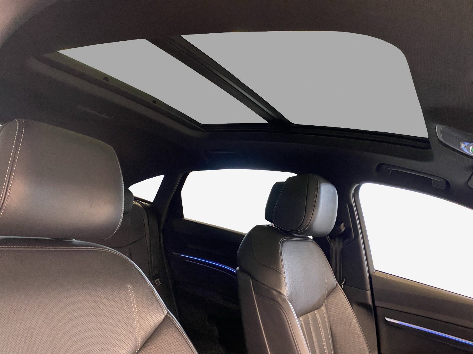 AUDI e-tron S Sportback quattro-image-13