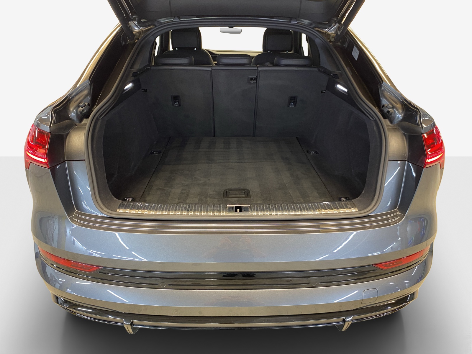 AUDI e-tron S Sportback quattro-image-12