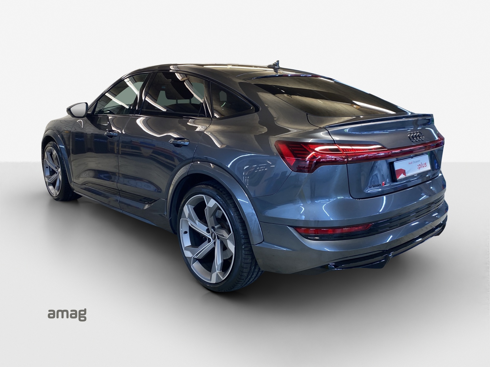 AUDI e-tron S Sportback quattro-showroom-element-2