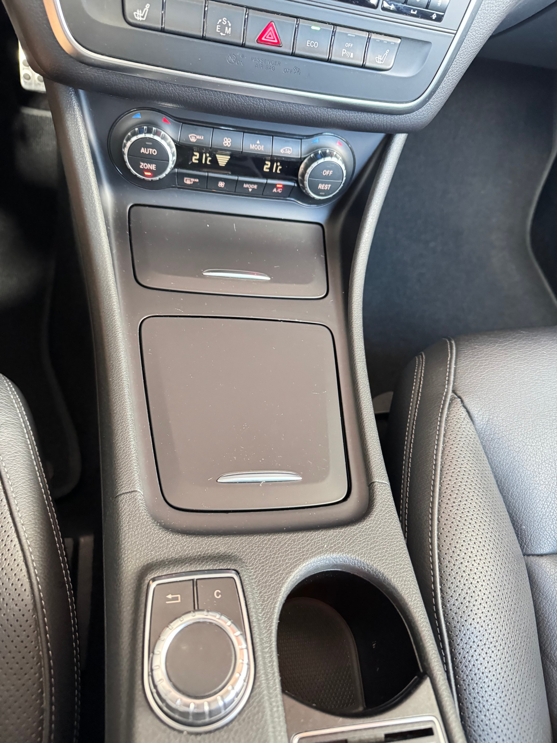 MERCEDES-BENZ A 250 AMG Line 4Matic 7G-DCT-image-11