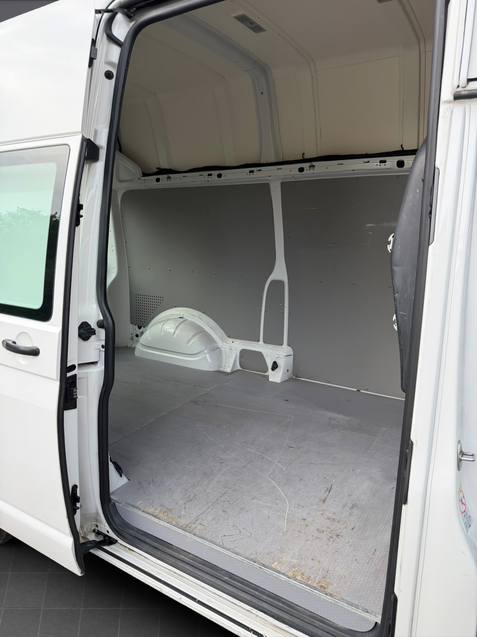 VW T6 2.0 TDI Entry * Hochdach * Klima * Euro 6 * Rückfahrkamera * Dach Version * 3 Sitzer *-image-7