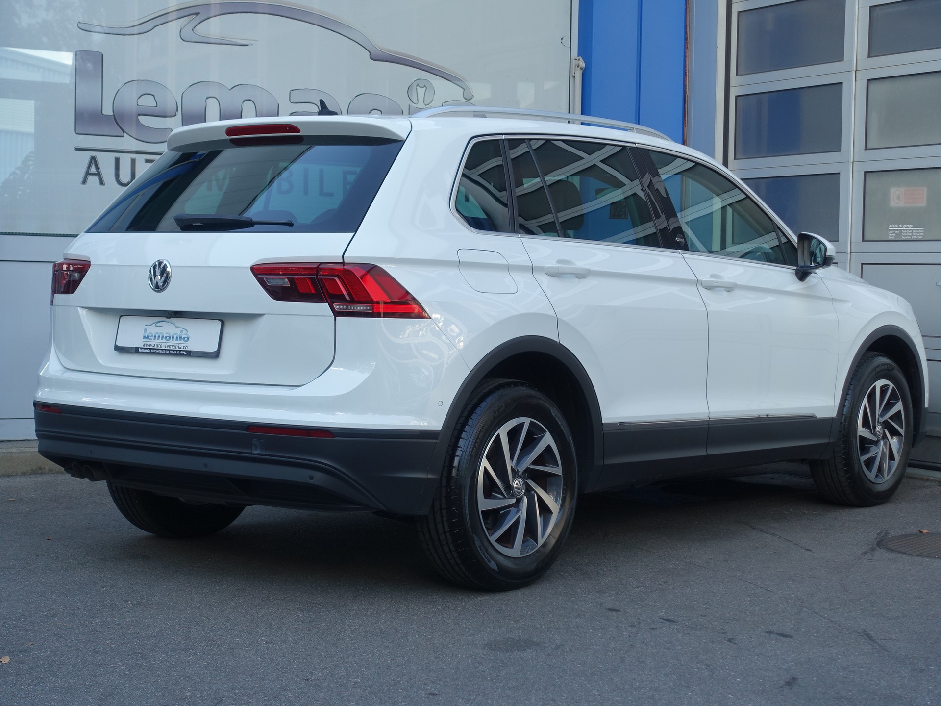 VW Tiguan 2.0 TDI SCR Sound 4Motion DSG-image-3