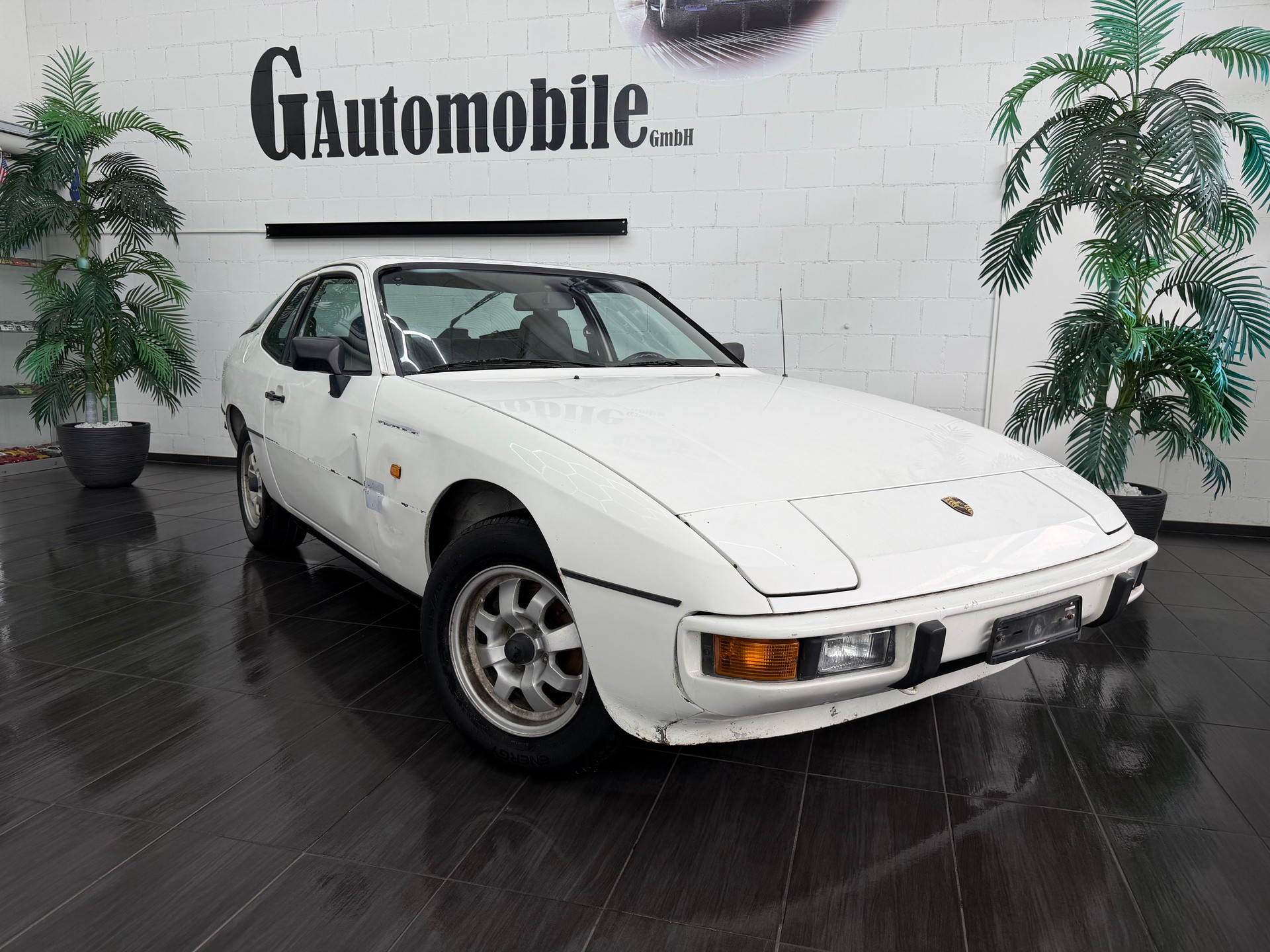PORSCHE 924-image-1