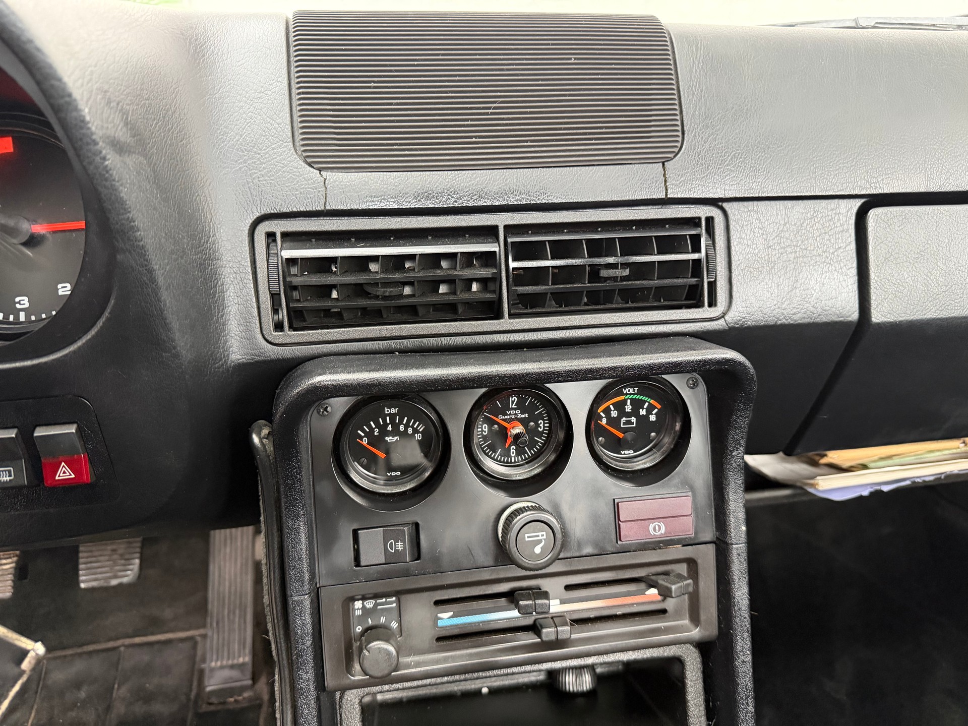 PORSCHE 924-image-12