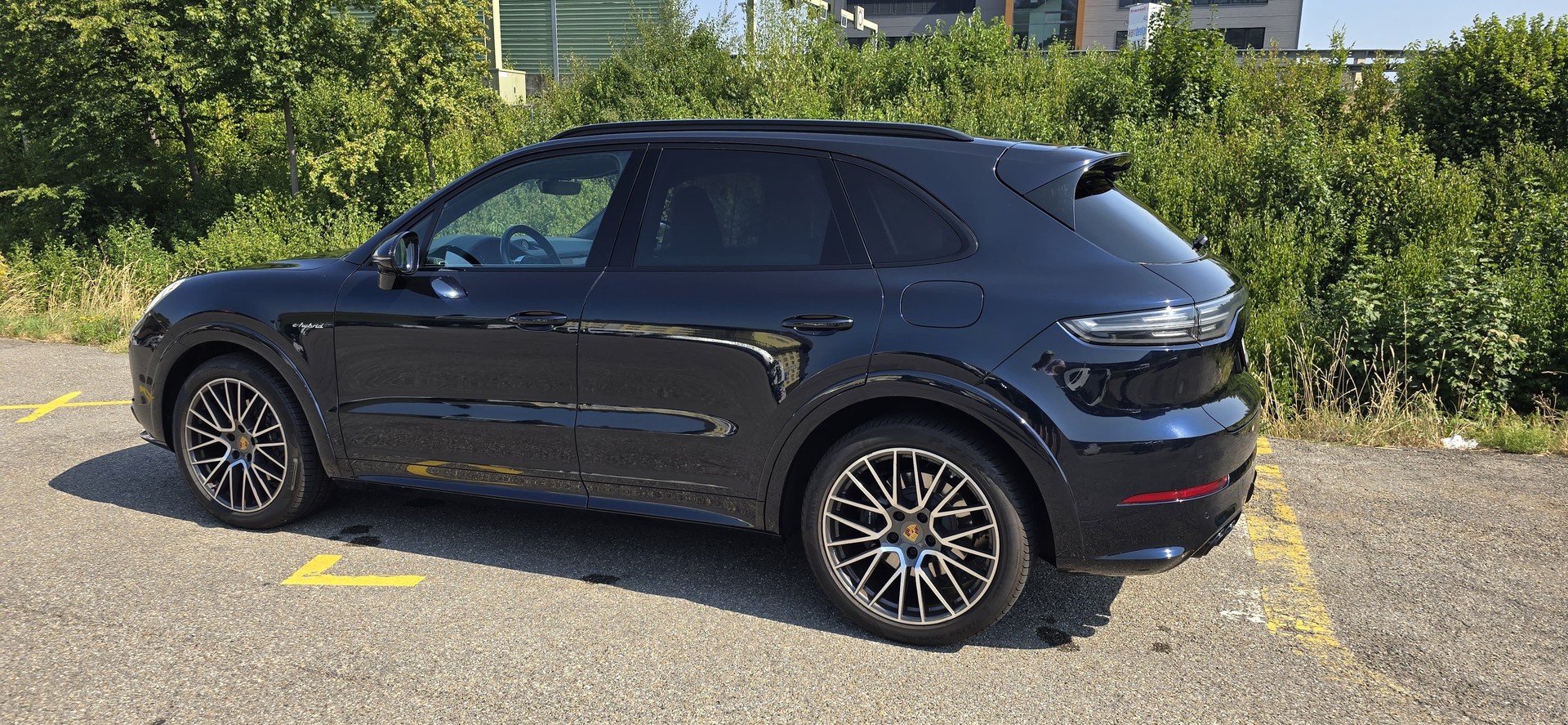PORSCHE 3.0 V6 E-Hybrid-image-1